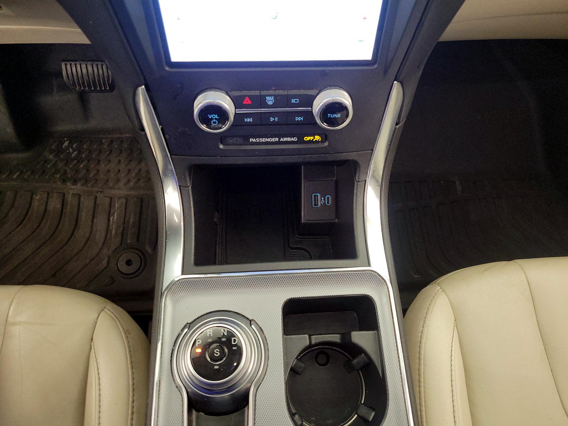 Thumbnail: 2022 Ford Edge - 17