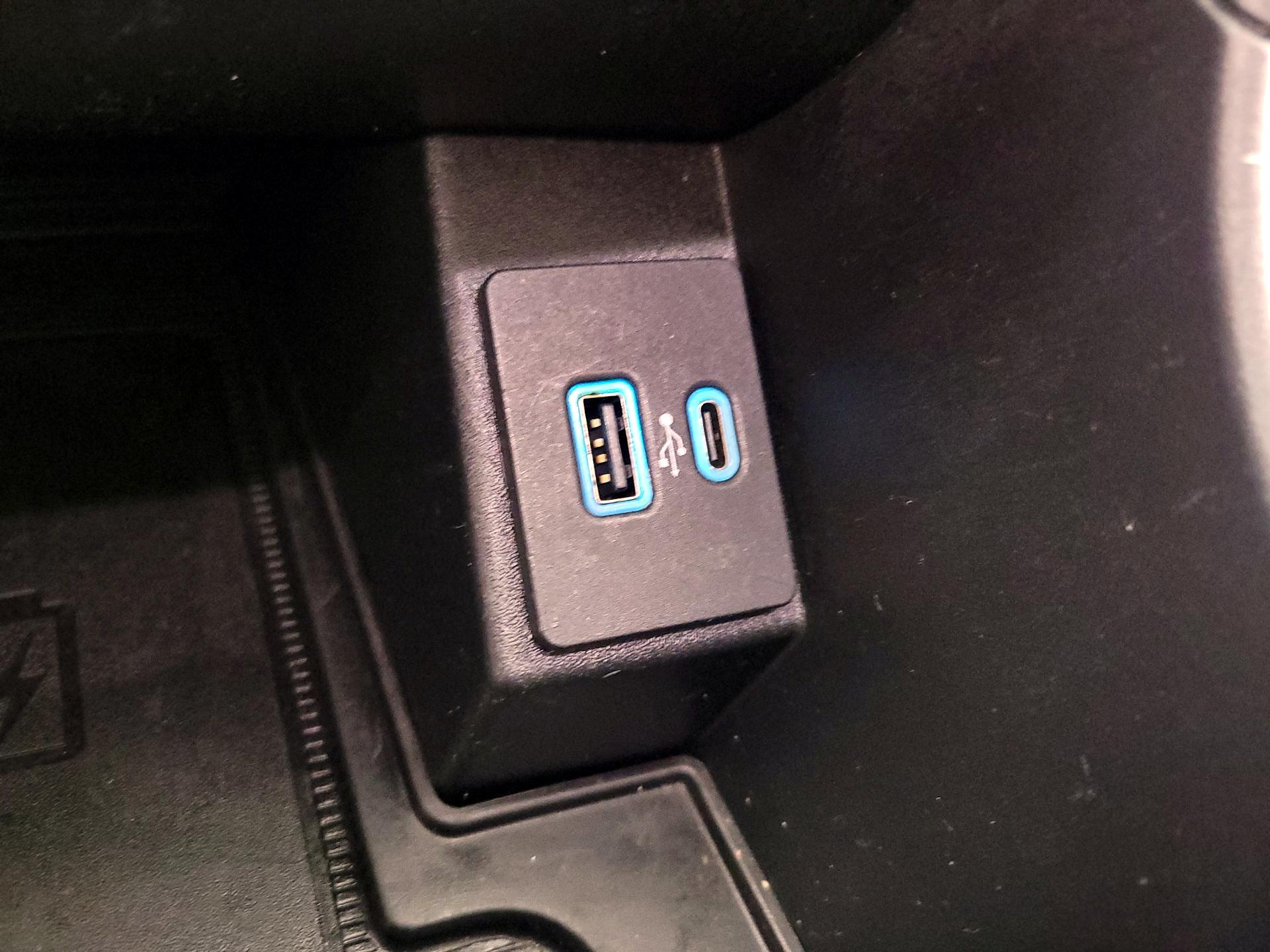 Thumbnail: 2022 Ford Edge - 18