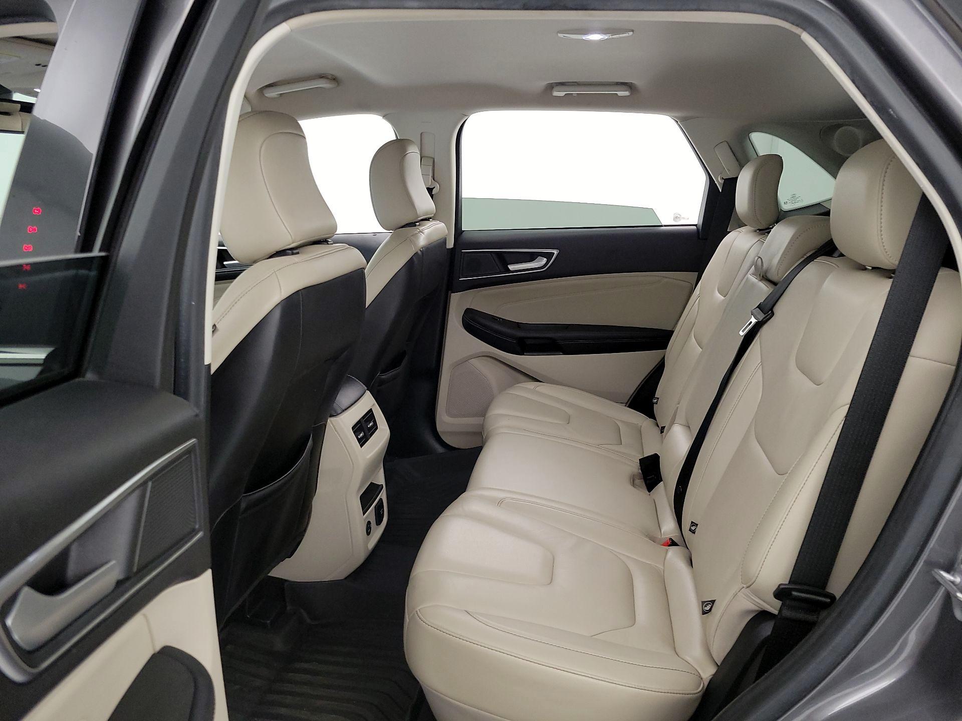 Thumbnail: 2022 Ford Edge - 19