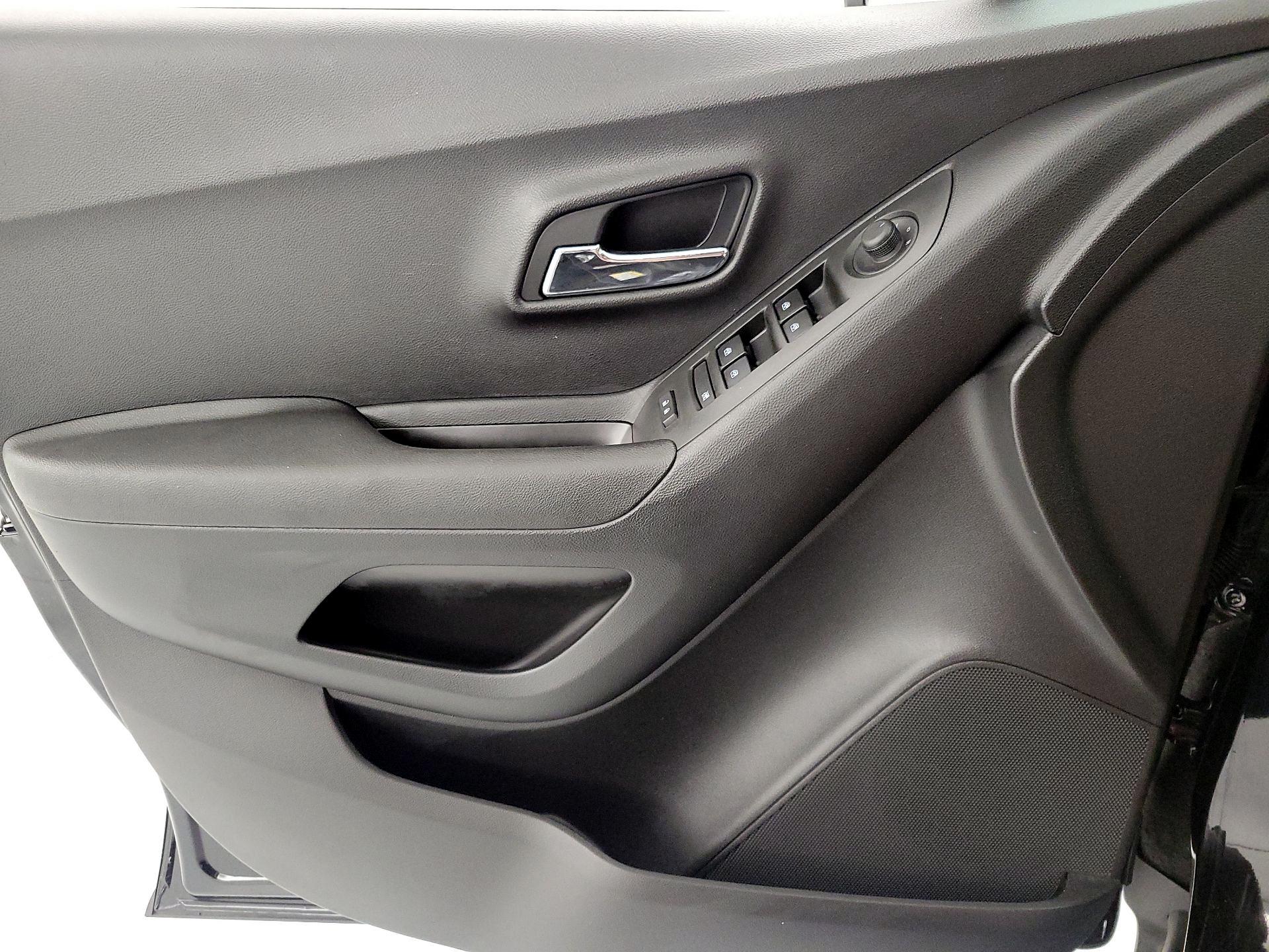 Thumbnail: 2020 Chevrolet Trax - 12