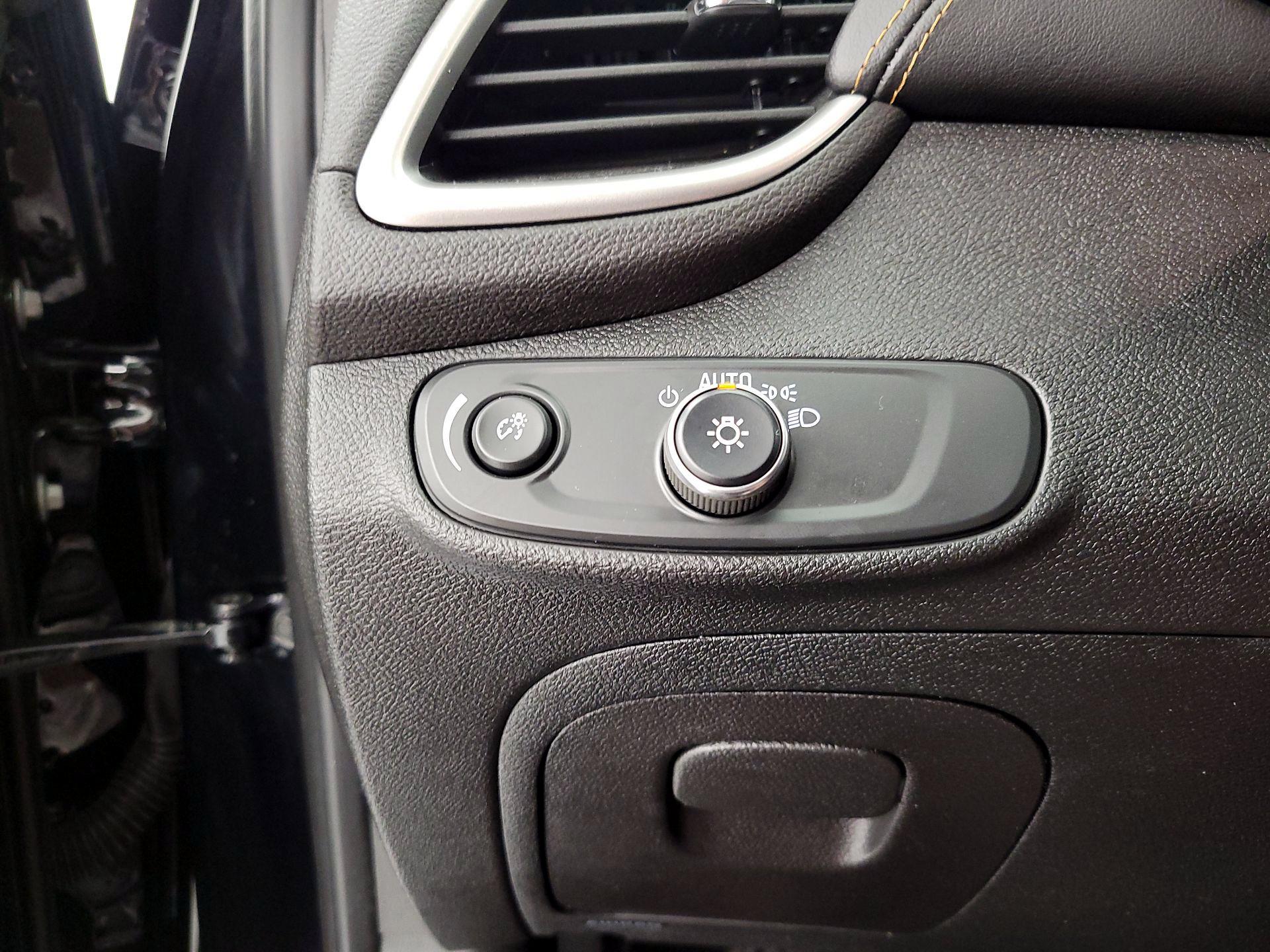 Thumbnail: 2020 Chevrolet Trax - 13