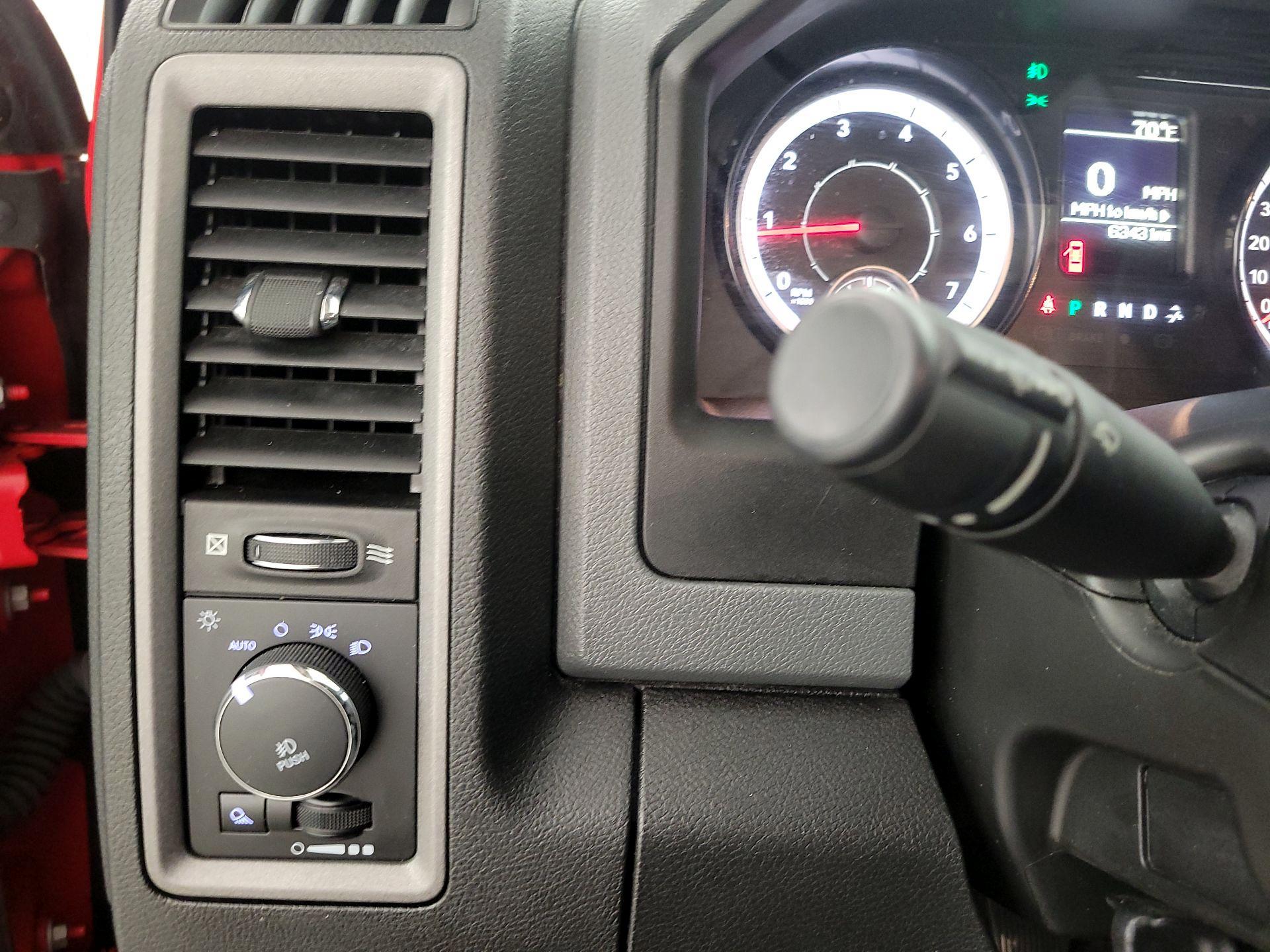 Thumbnail: 2019 RAM 1500 Classic - 13