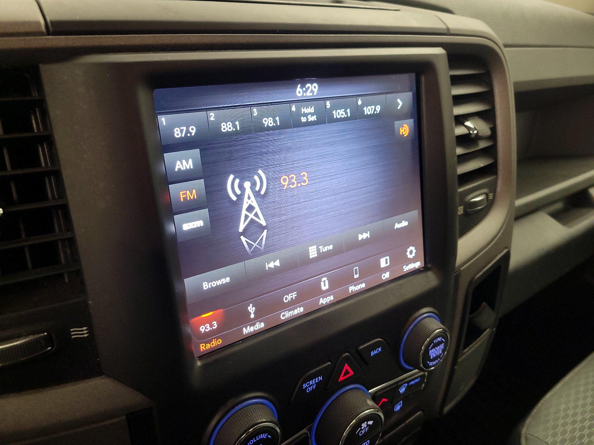 Thumbnail: 2019 RAM 1500 Classic - 15