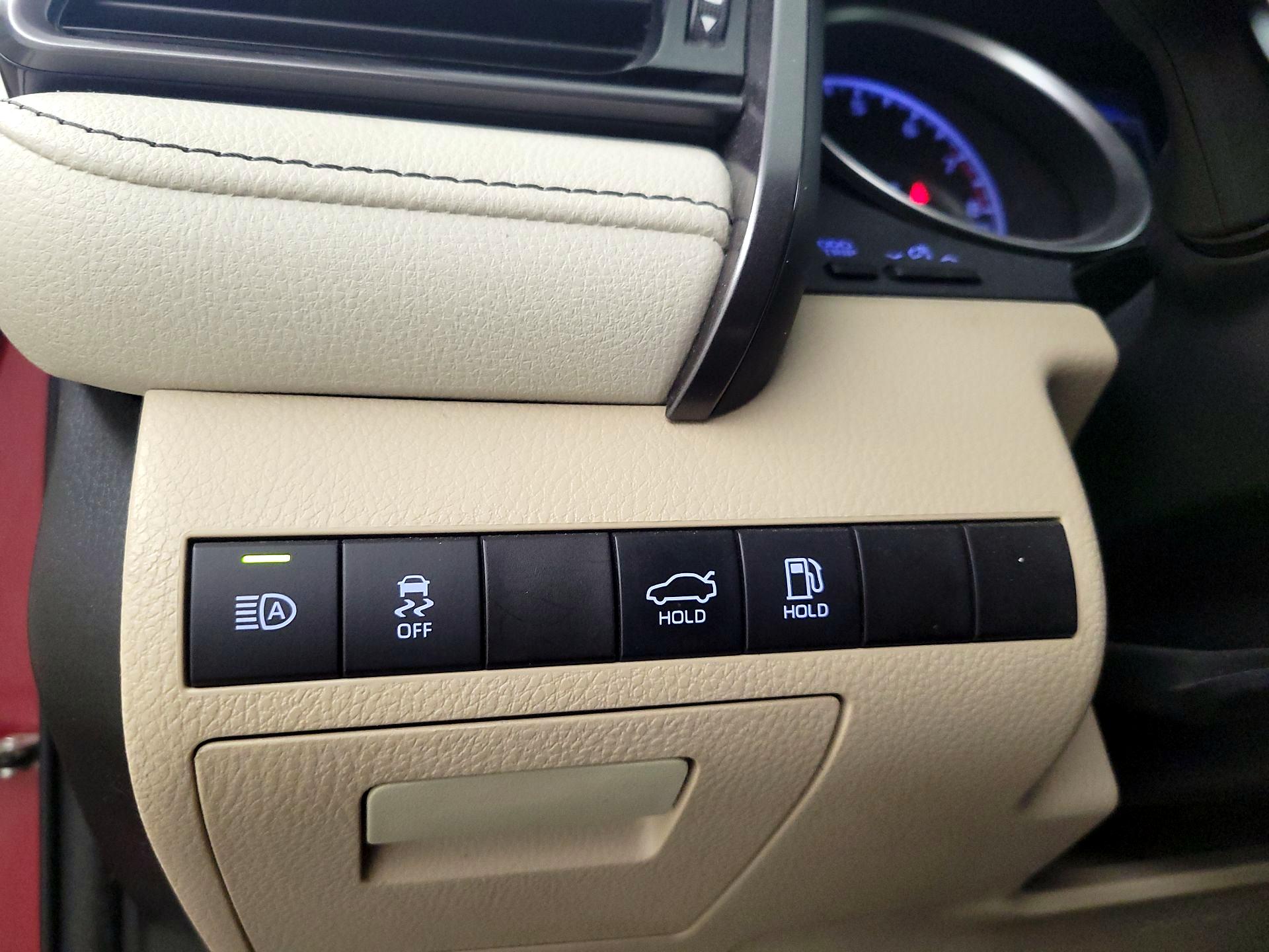 Thumbnail: 2022 Toyota Camry - 13