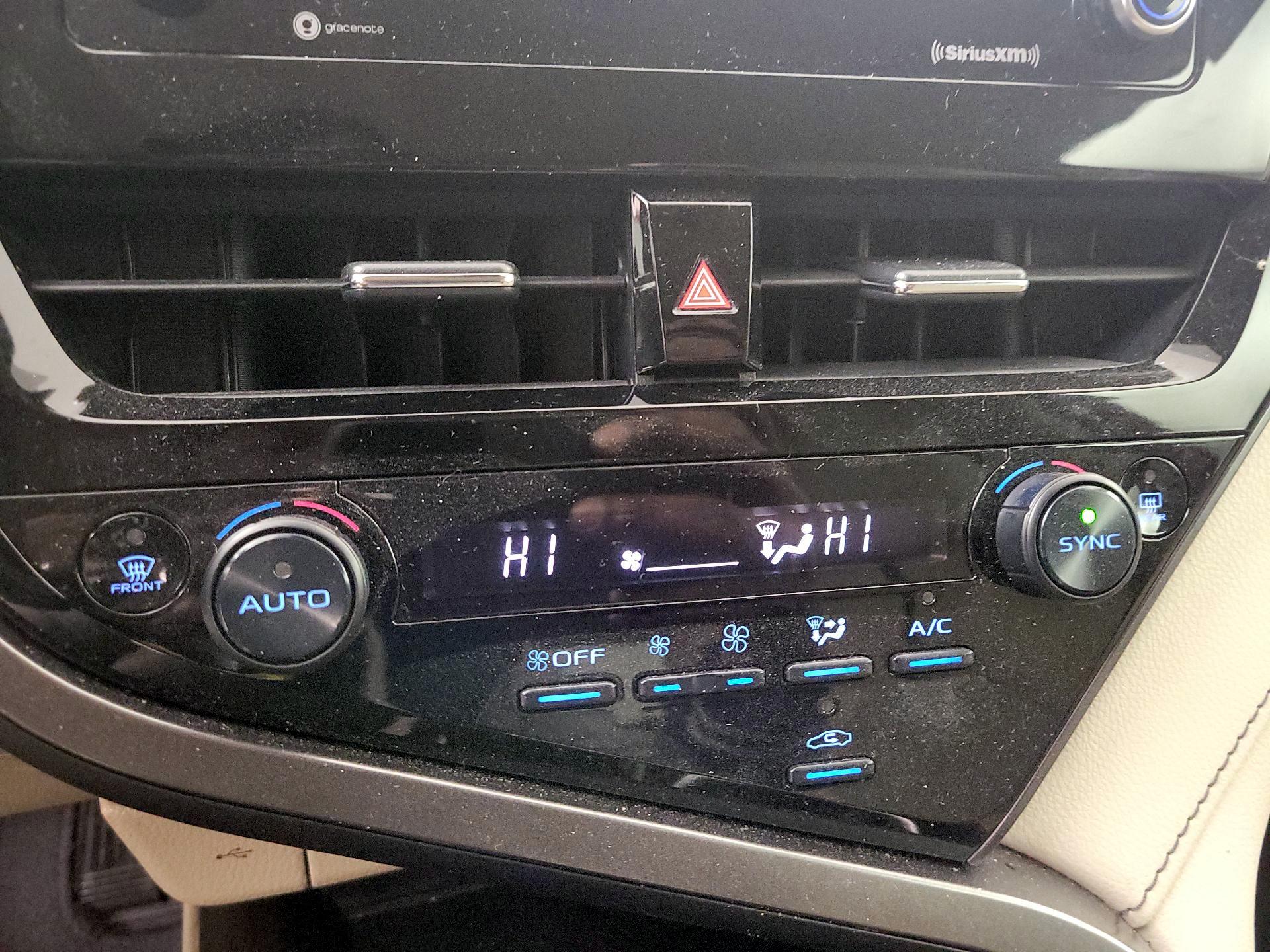 Thumbnail: 2022 Toyota Camry - 16