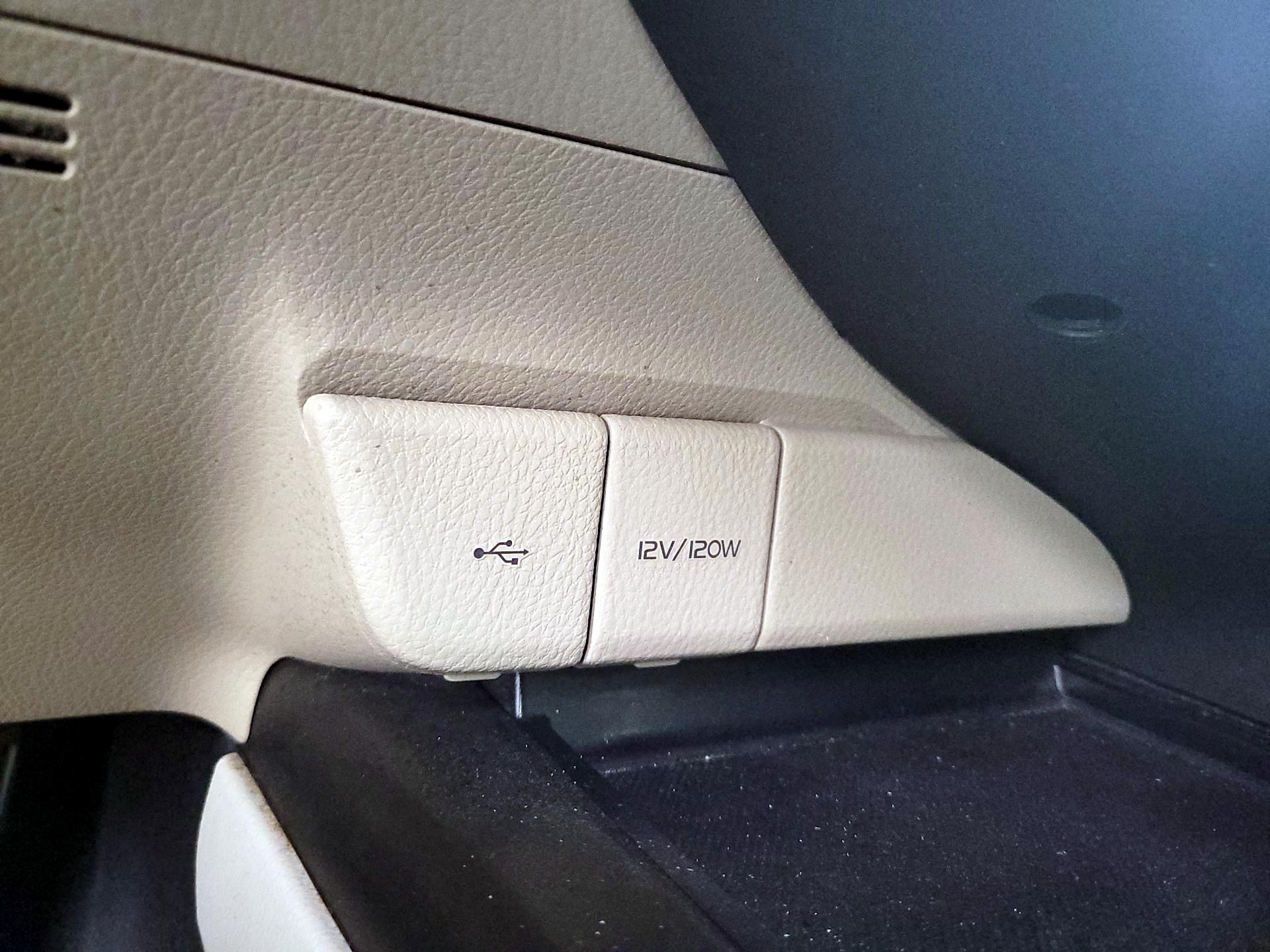 Thumbnail: 2022 Toyota Camry - 18