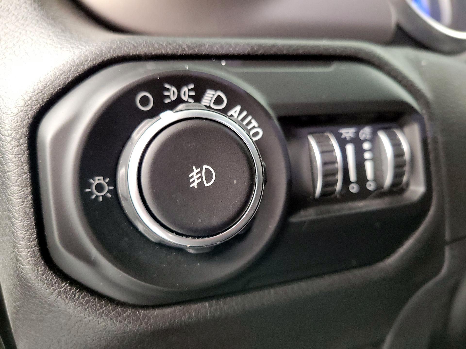 Thumbnail: 2020 Jeep Wrangler - 13