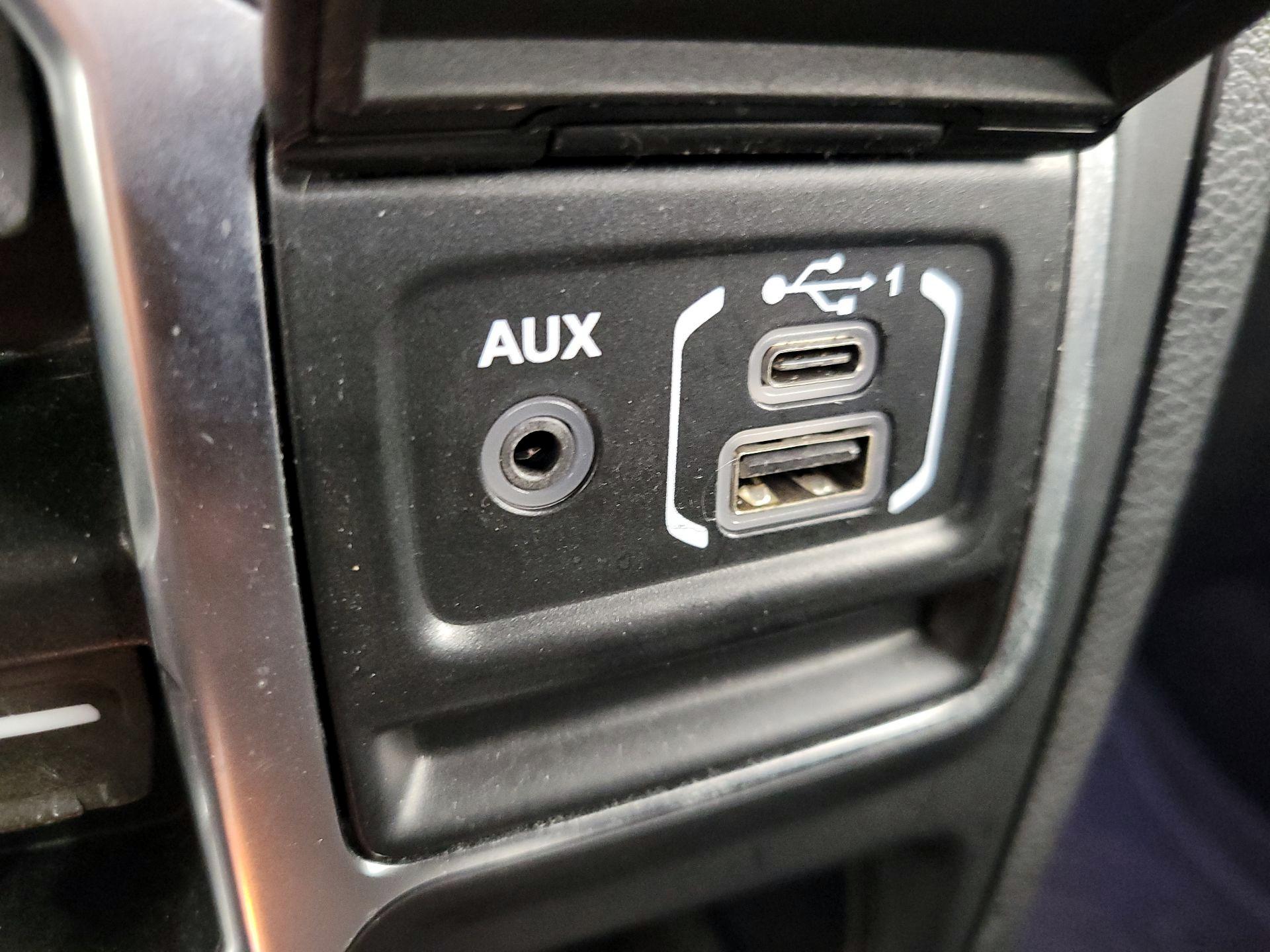 Thumbnail: 2020 Jeep Wrangler - 18