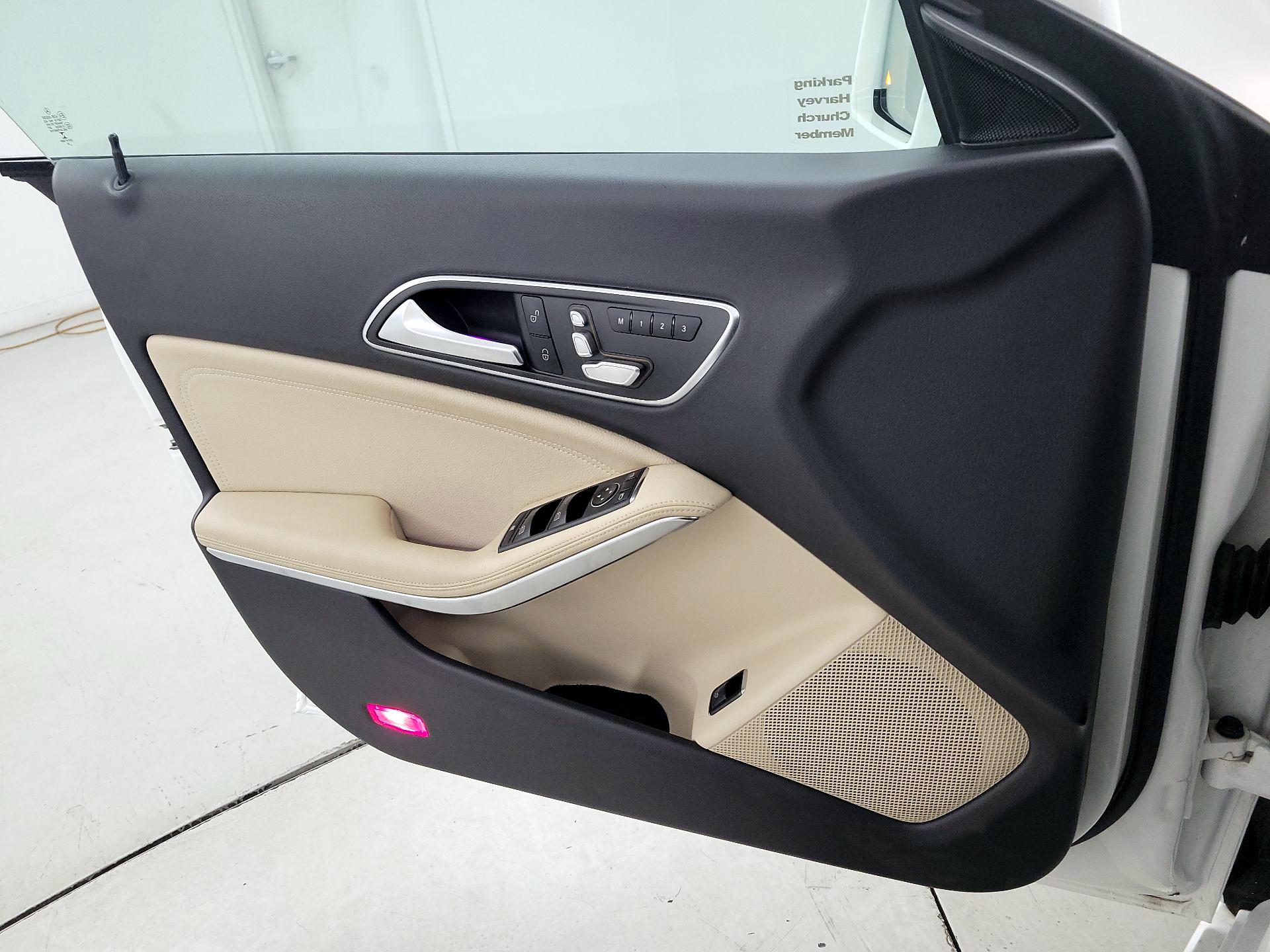 Thumbnail: 2019 Mercedes-Benz CLA - 12