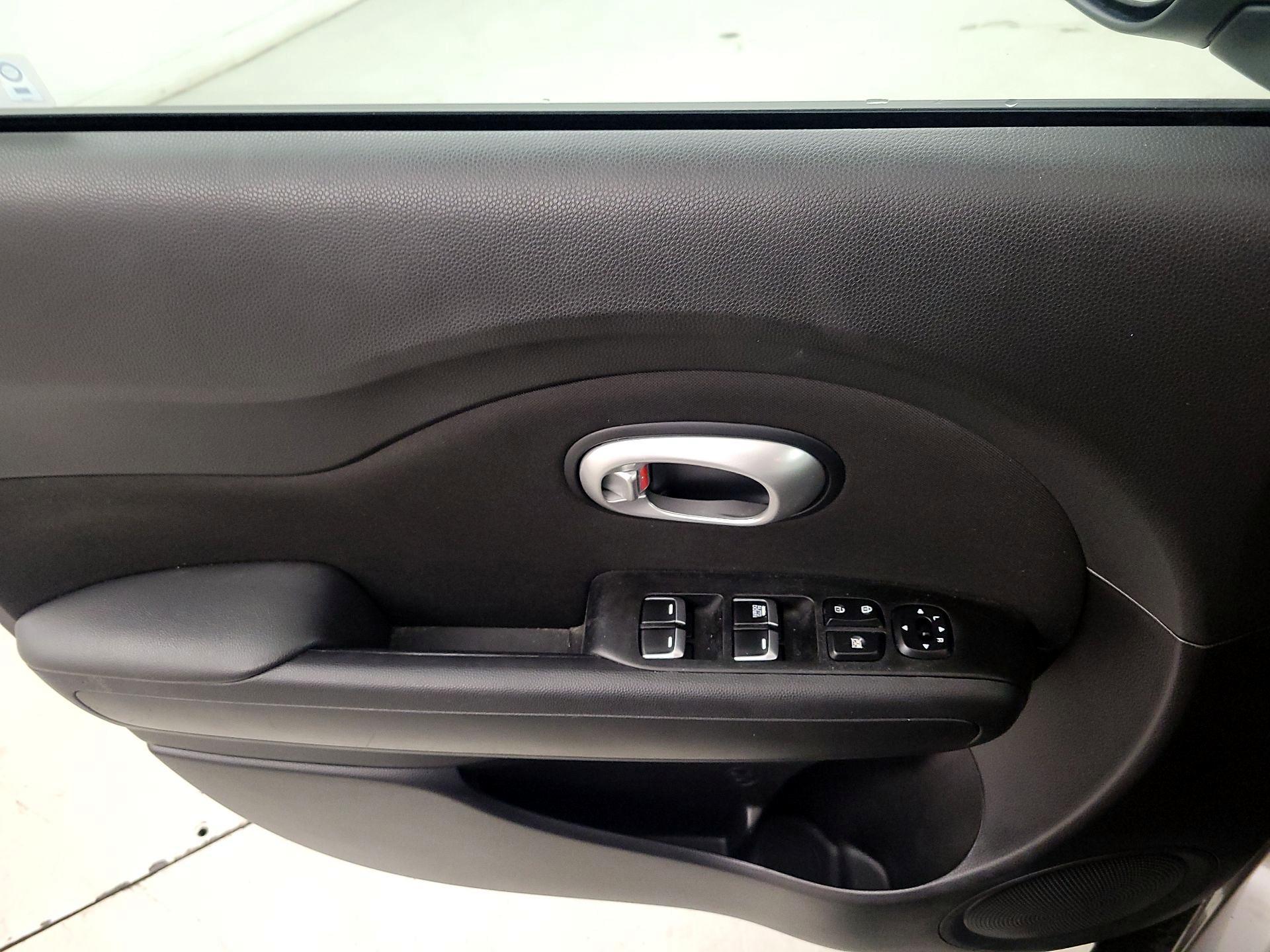 Thumbnail: 2019 Kia Soul - 12