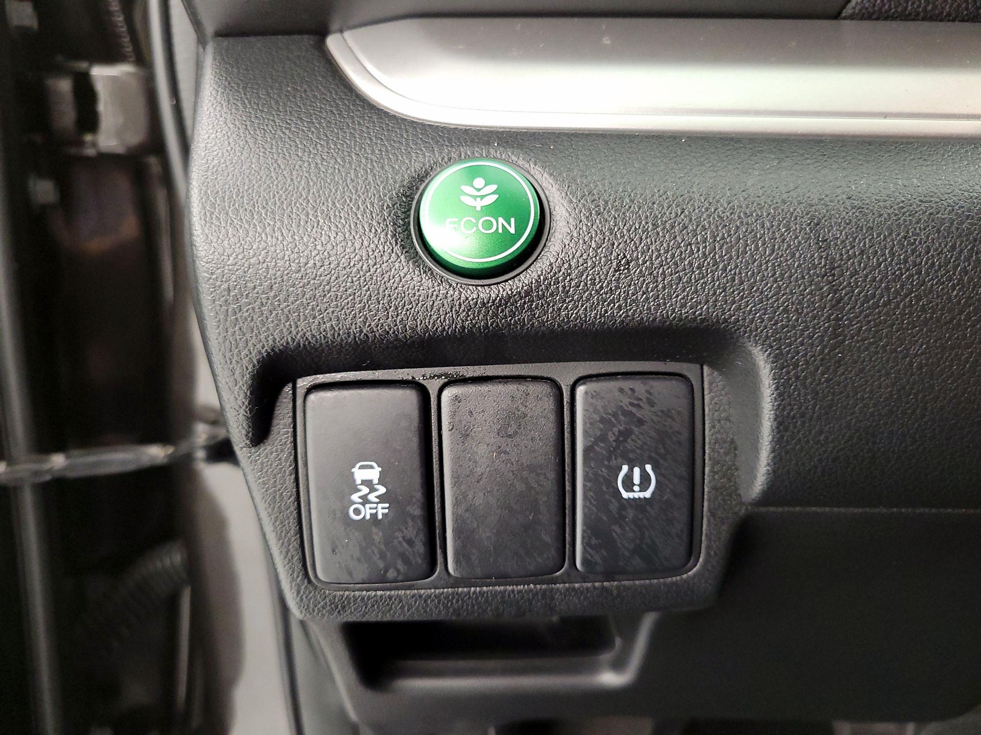 Thumbnail: 2016 Honda CR-V - 13