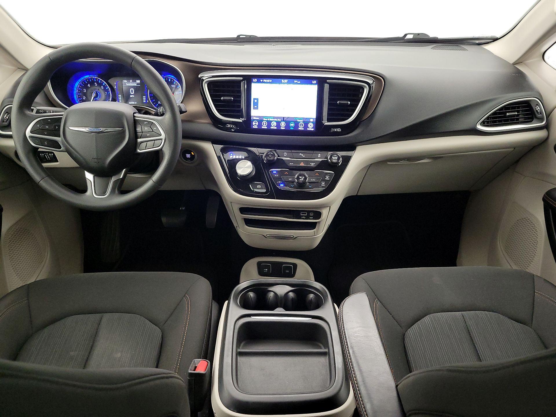 Thumbnail: 2018 Chrysler Pacifica - 9