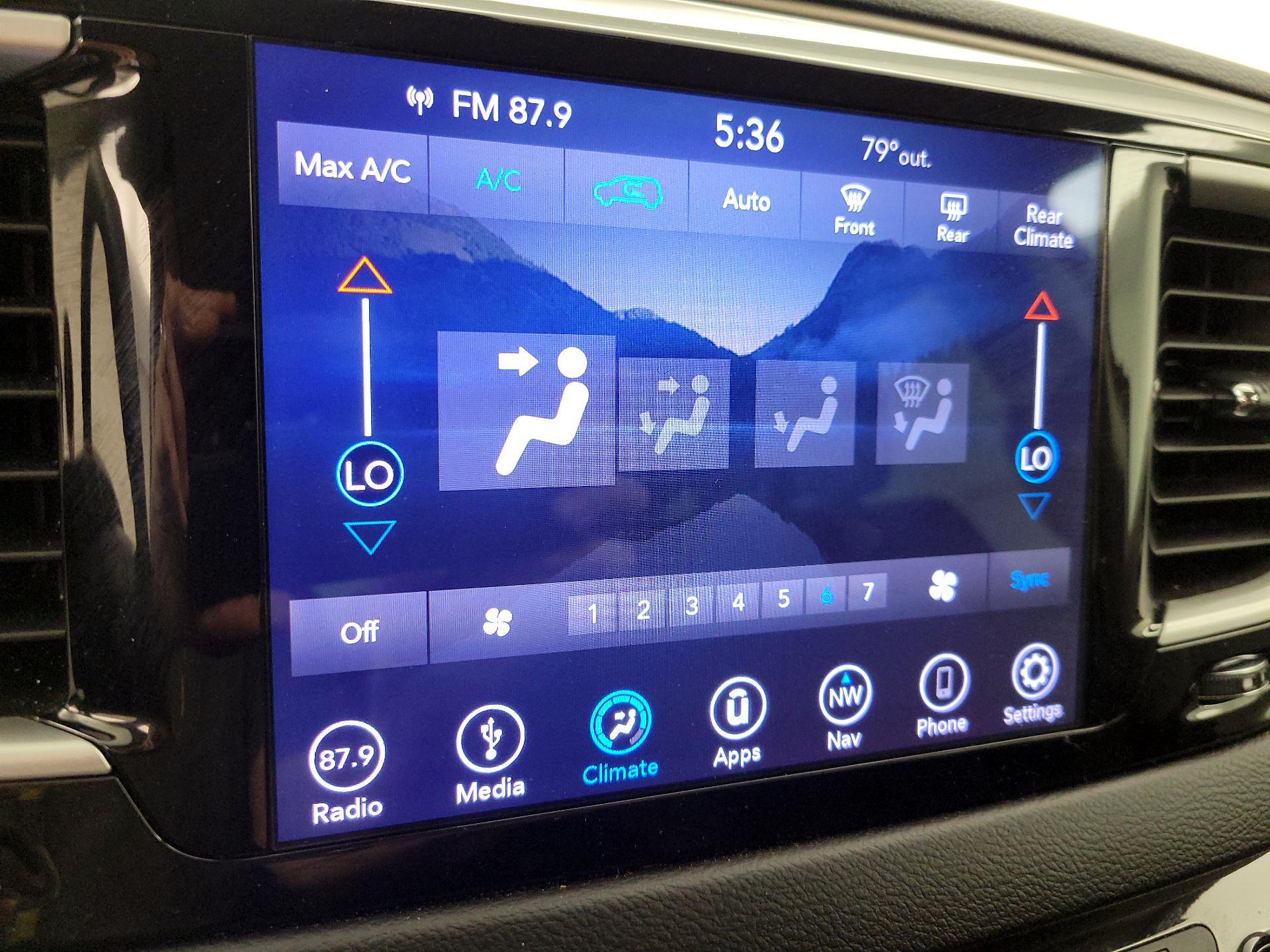 Thumbnail: 2018 Chrysler Pacifica - 17