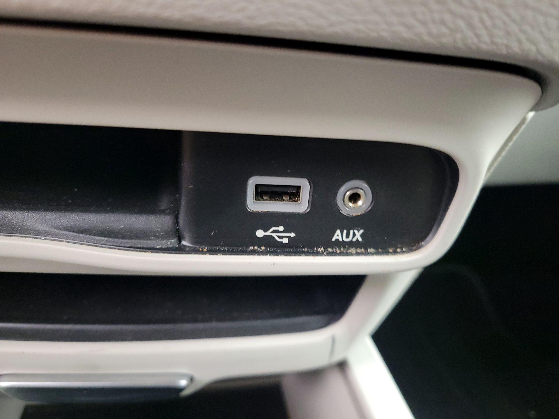 Thumbnail: 2018 Chrysler Pacifica - 19