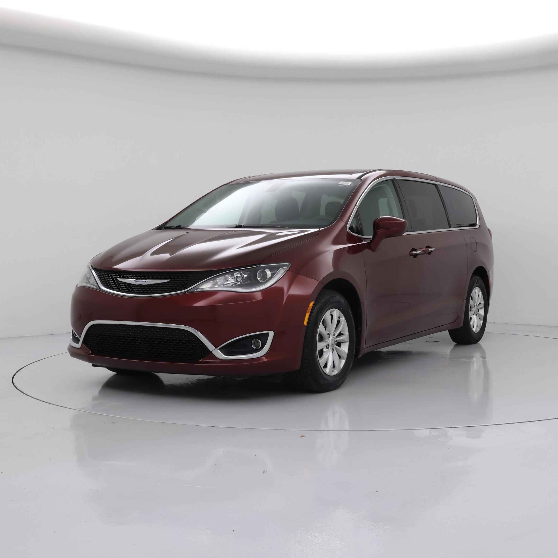 Thumbnail: 2018 Chrysler Pacifica - 4