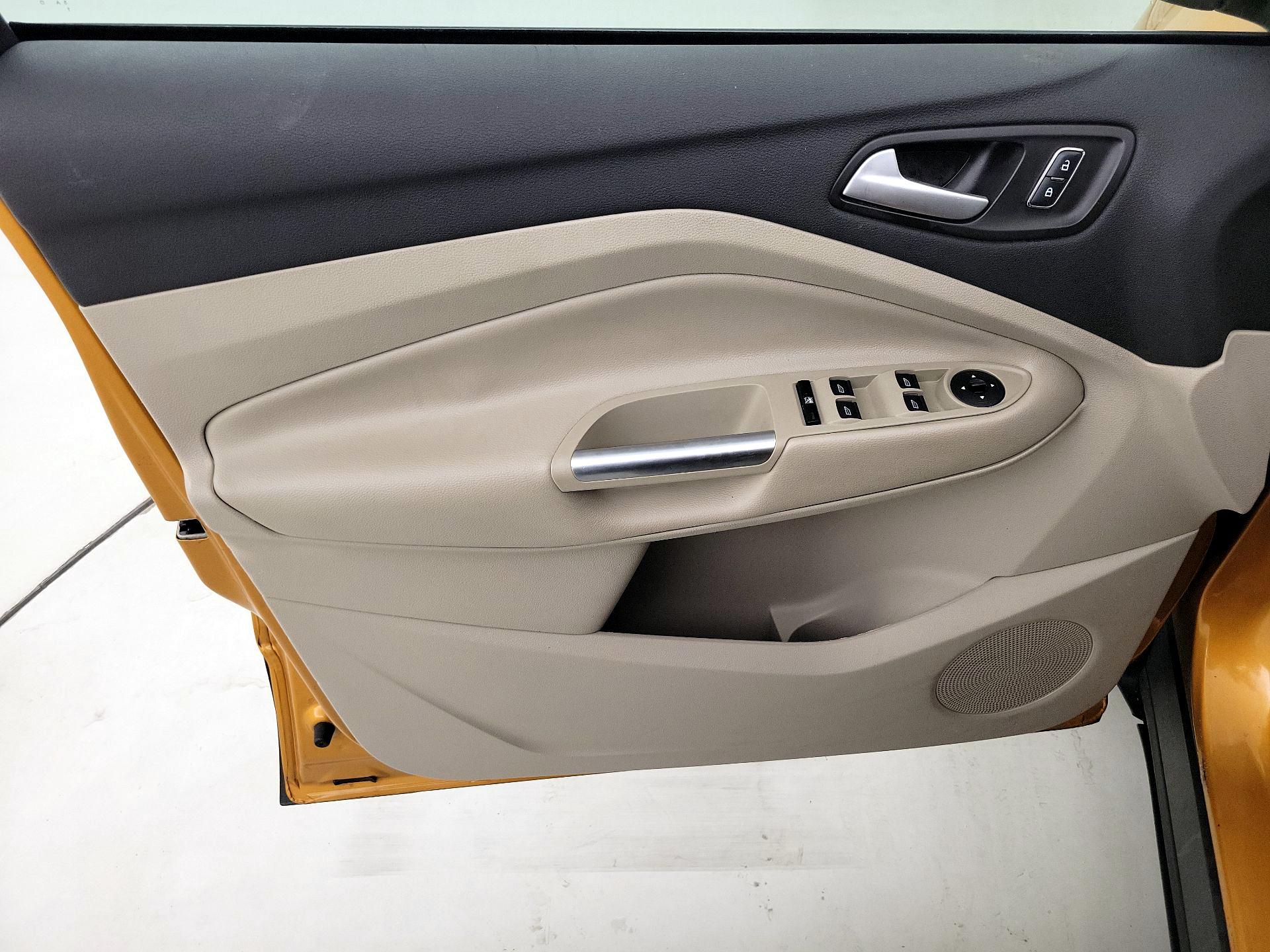 Thumbnail: 2016 Ford Escape - 12