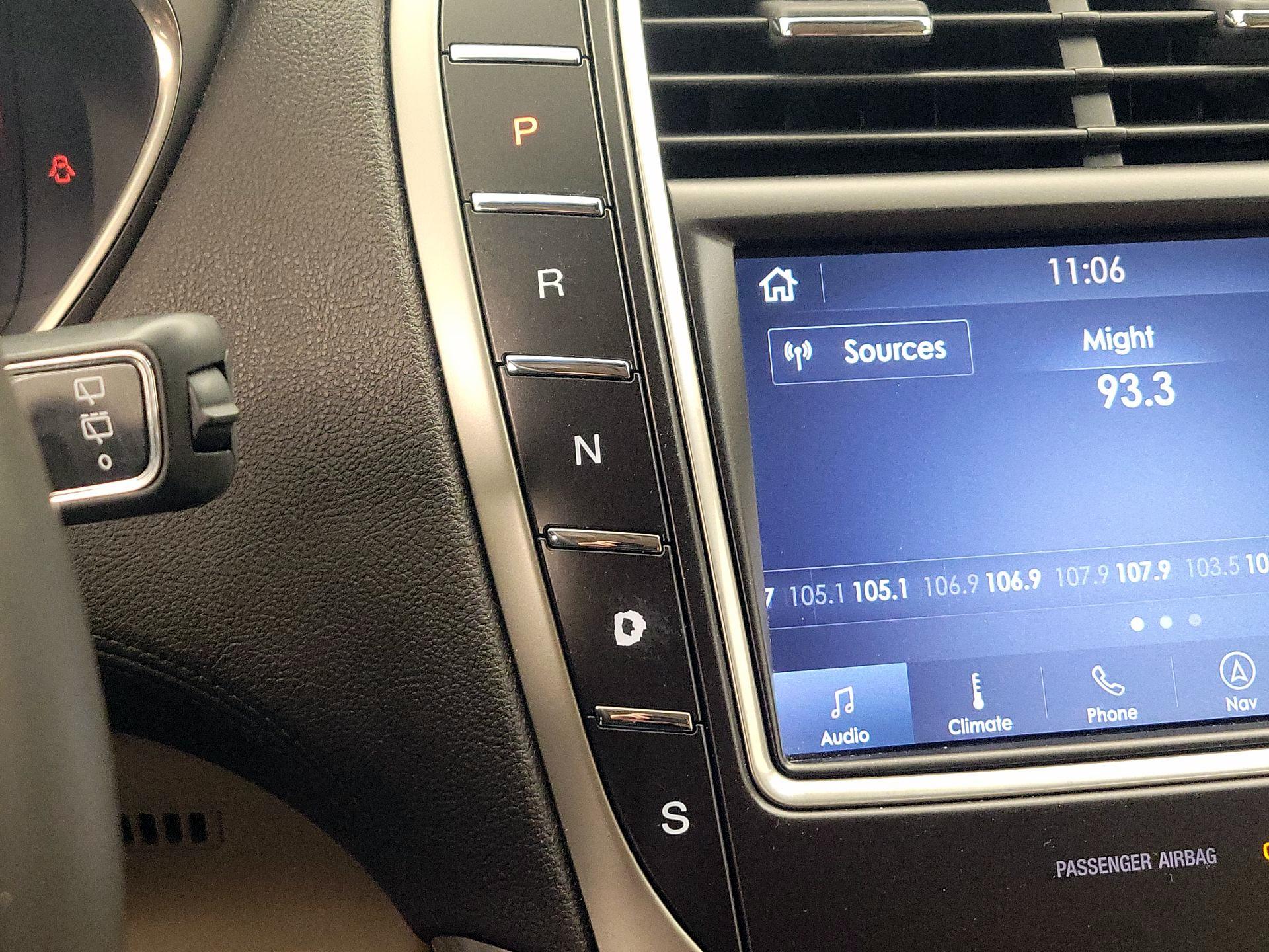 Thumbnail: 2020 Lincoln Nautilus - 18