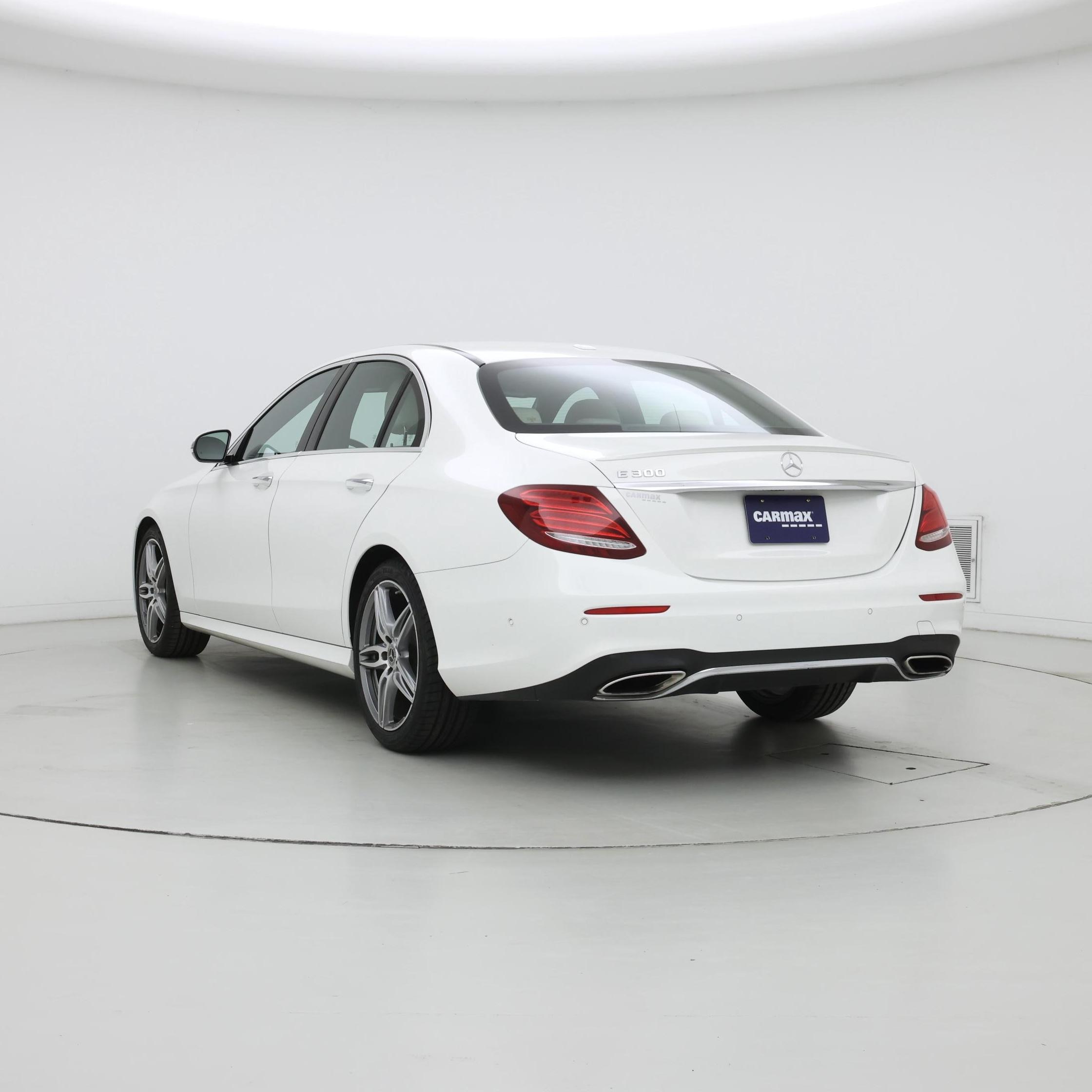 Thumbnail: 2018 Mercedes-Benz E-Class - 2