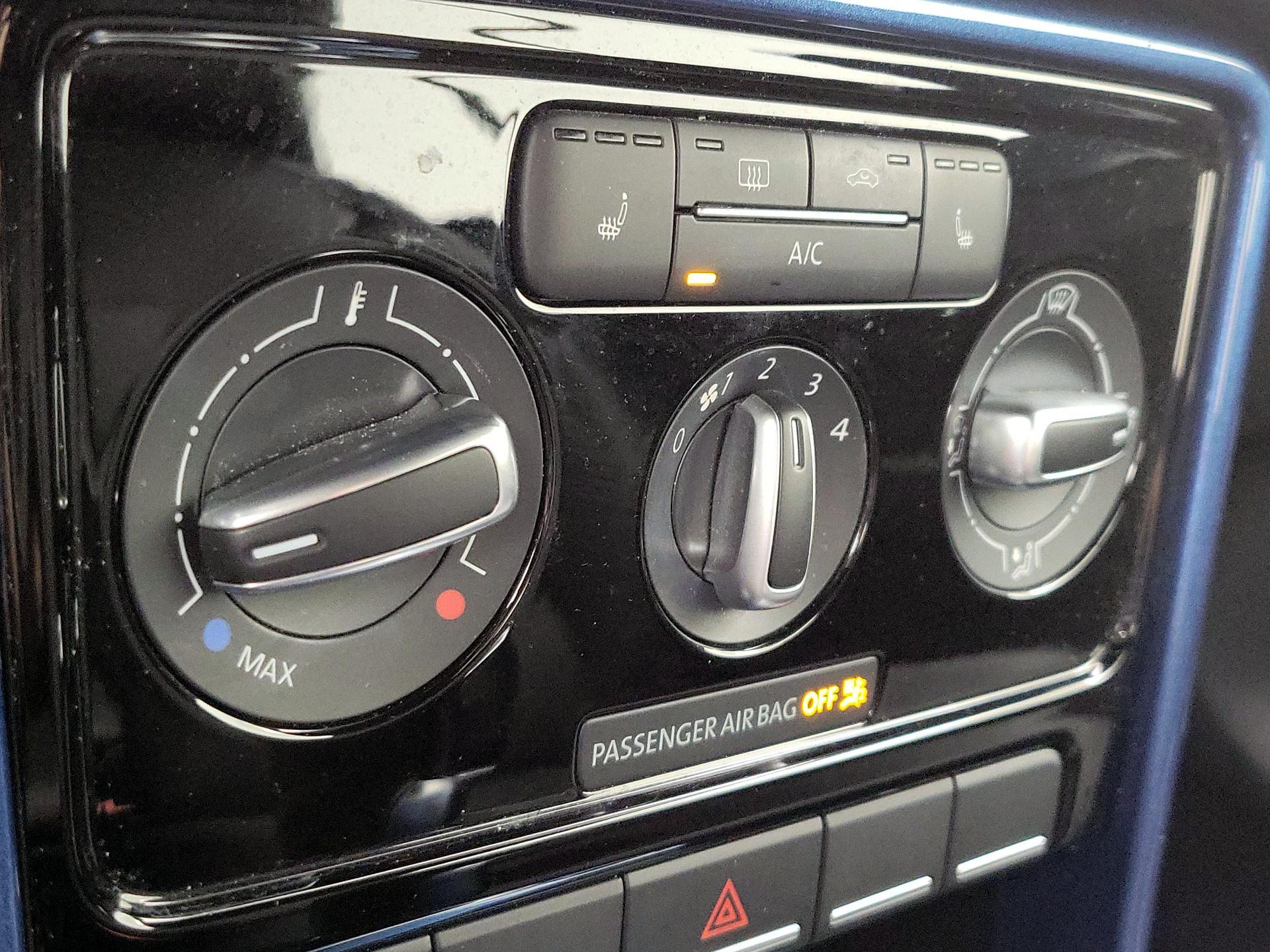 Thumbnail: 2018 Volkswagen Beetle - 16