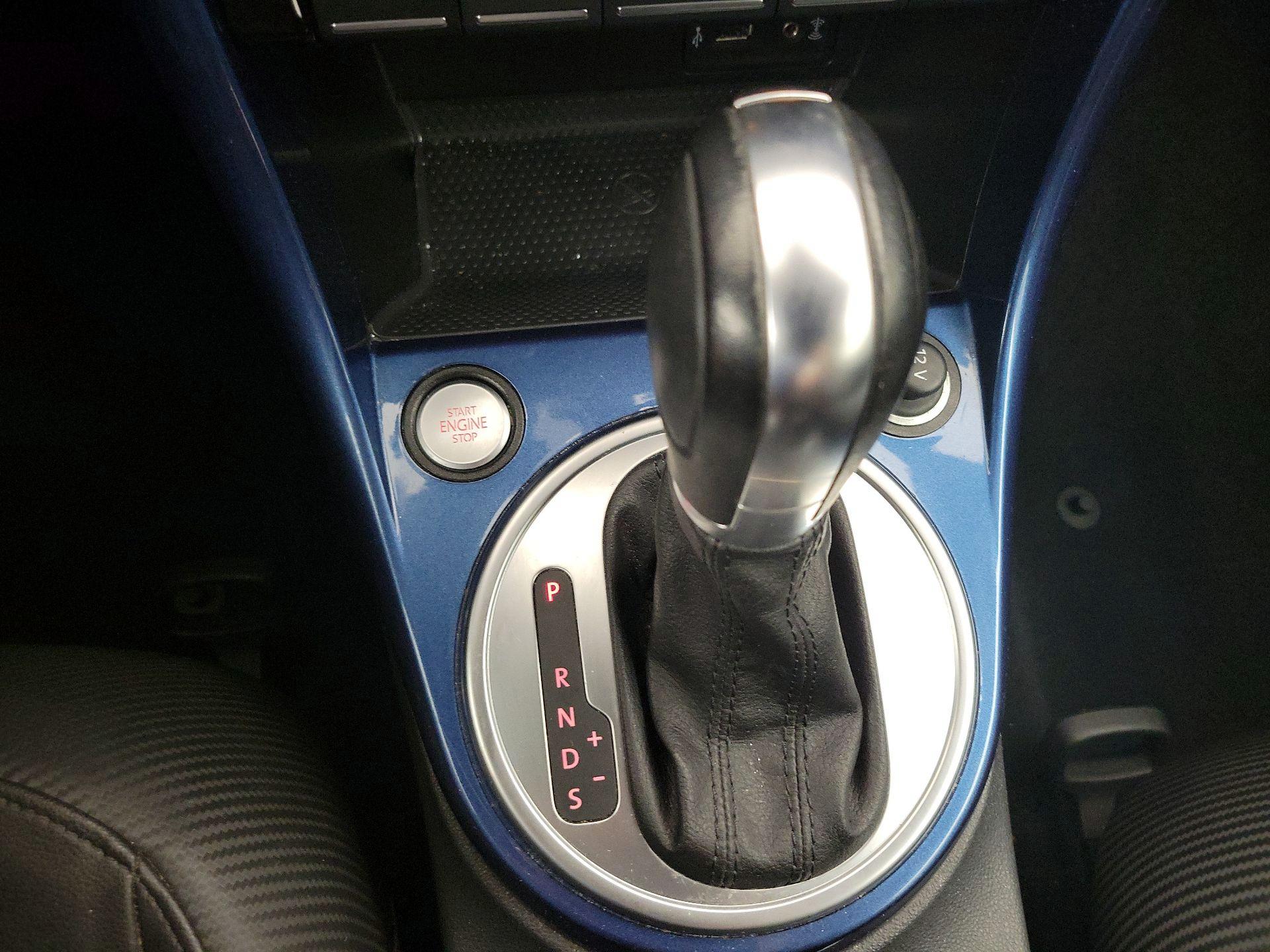 Thumbnail: 2018 Volkswagen Beetle - 17