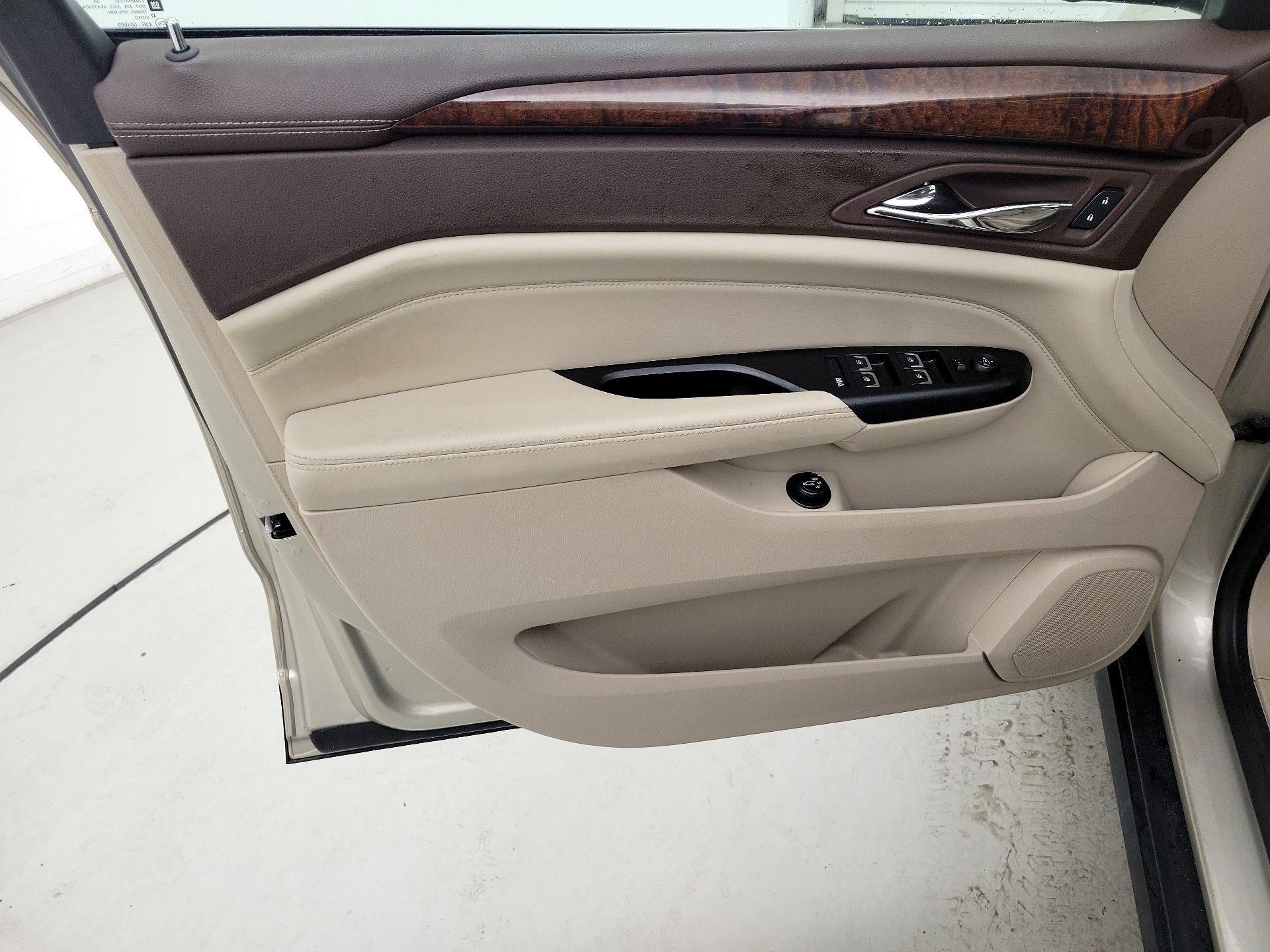 Thumbnail: 2015 Cadillac SRX - 12