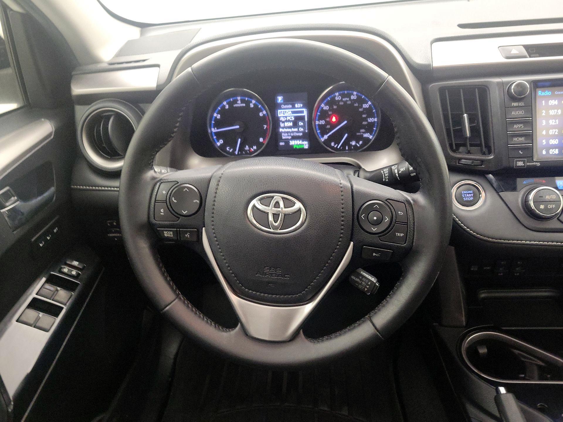 Thumbnail: 2016 Toyota RAV4 - 10