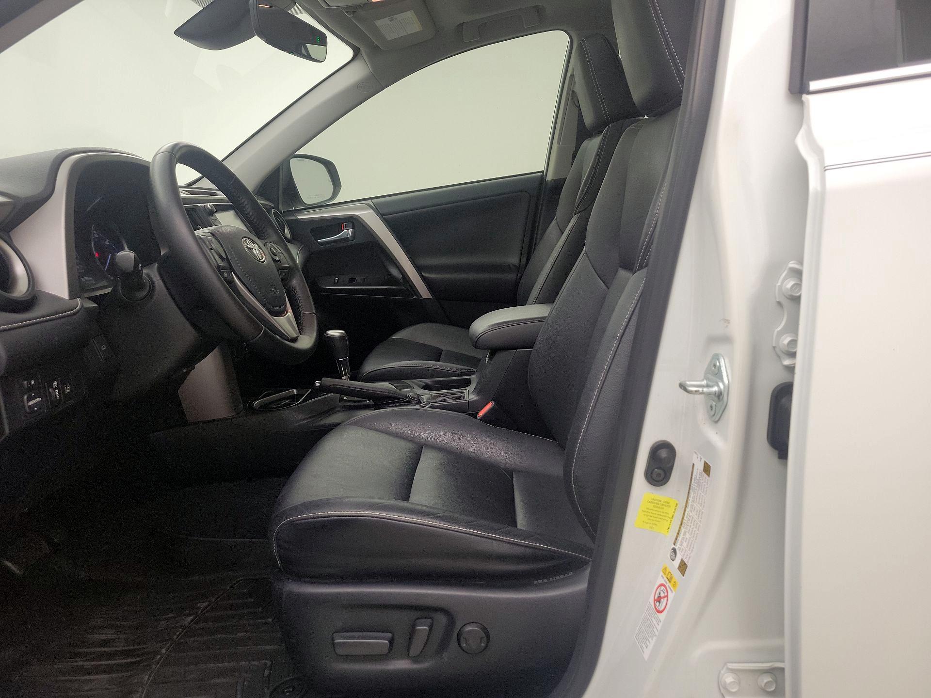 Thumbnail: 2016 Toyota RAV4 - 11