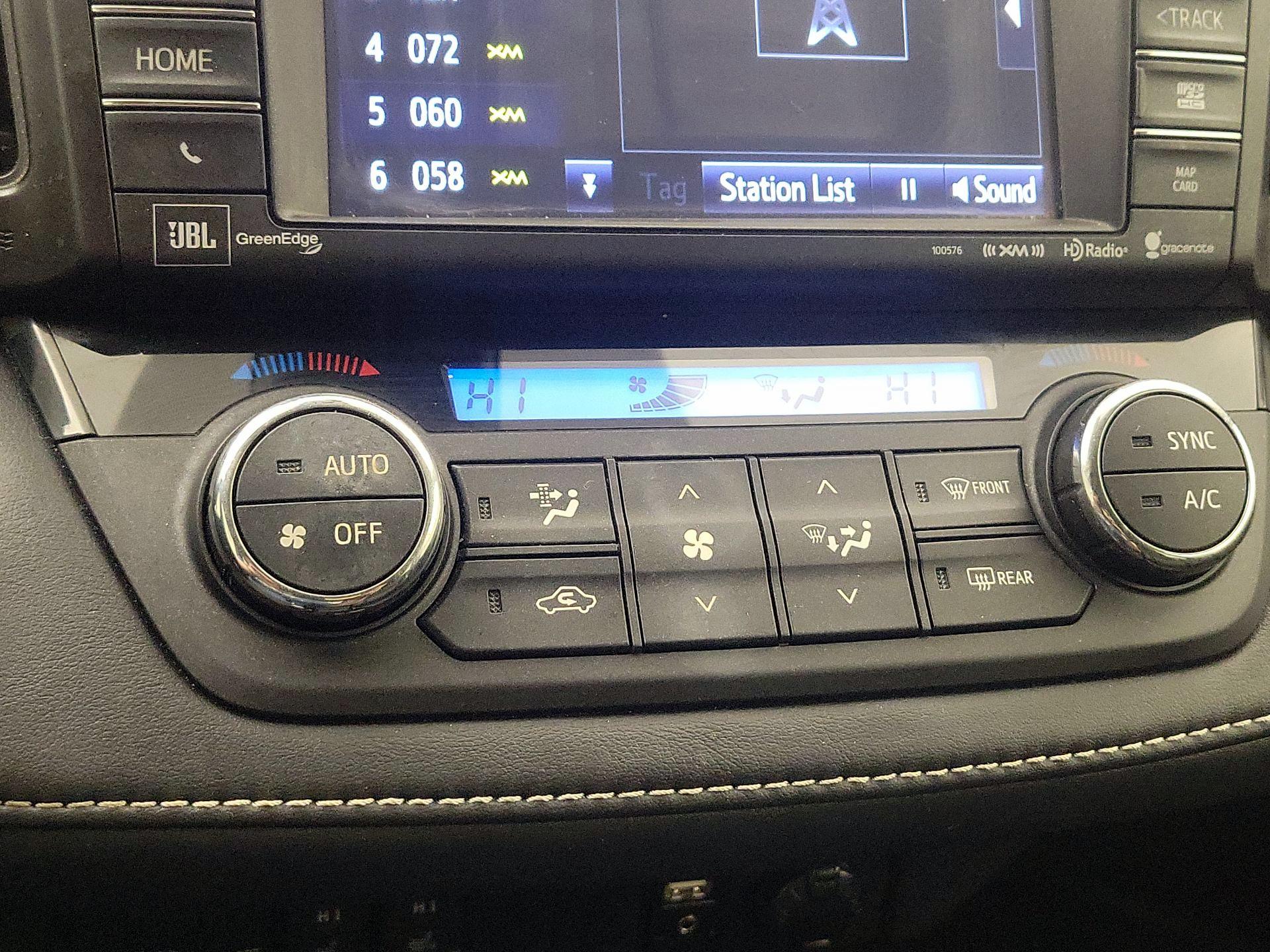 Thumbnail: 2016 Toyota RAV4 - 16