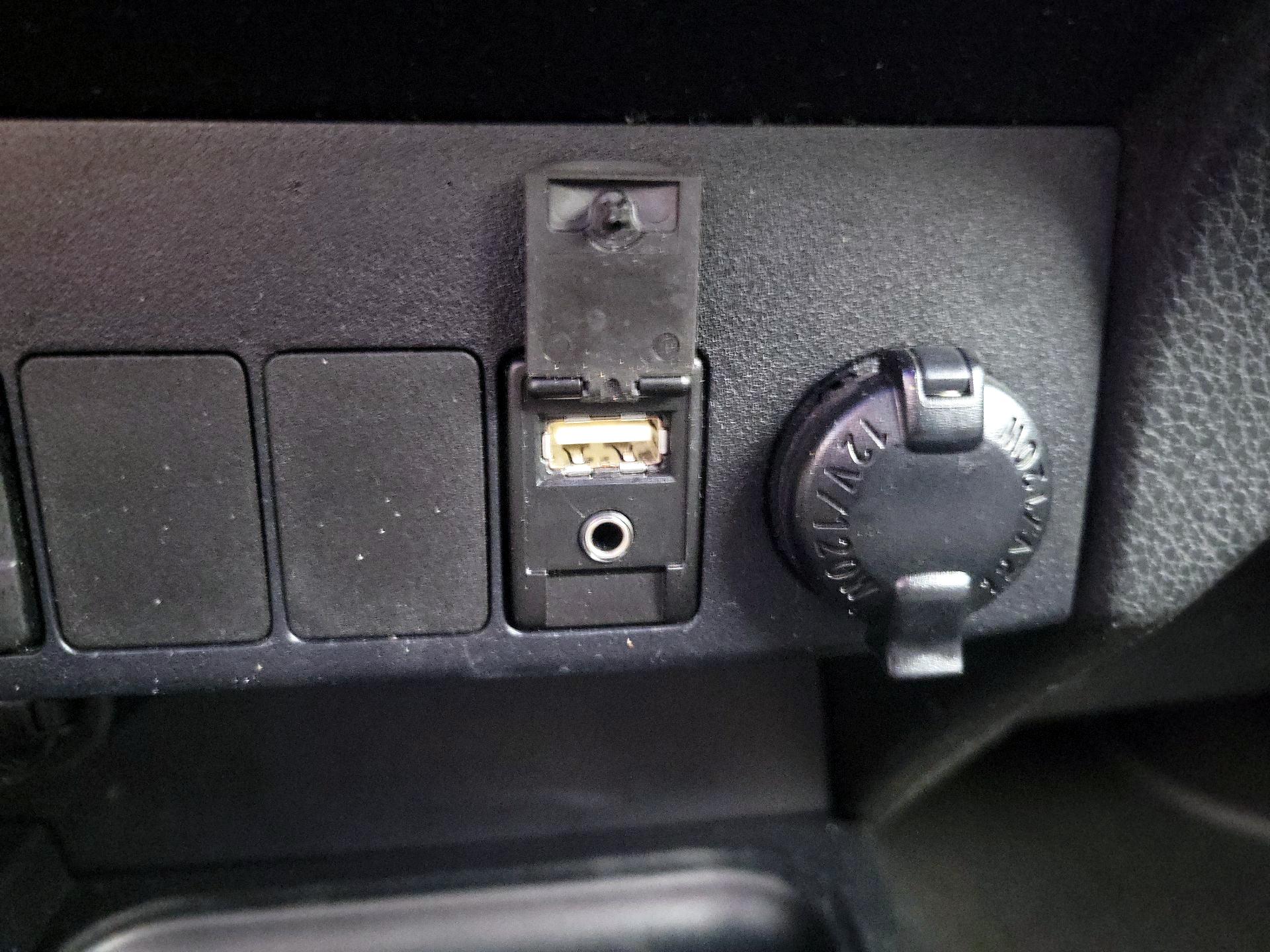 Thumbnail: 2016 Toyota RAV4 - 18