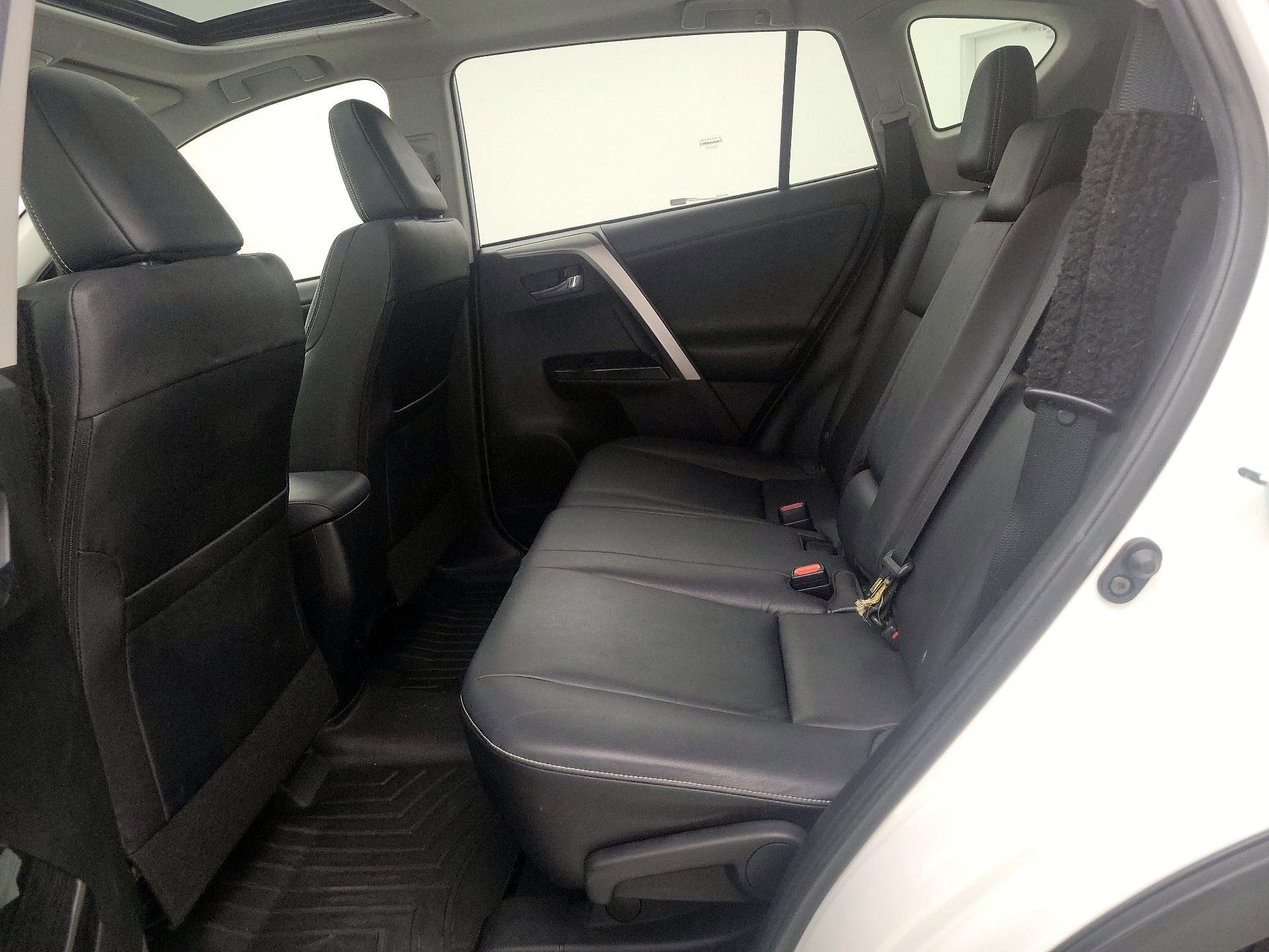 Thumbnail: 2016 Toyota RAV4 - 20