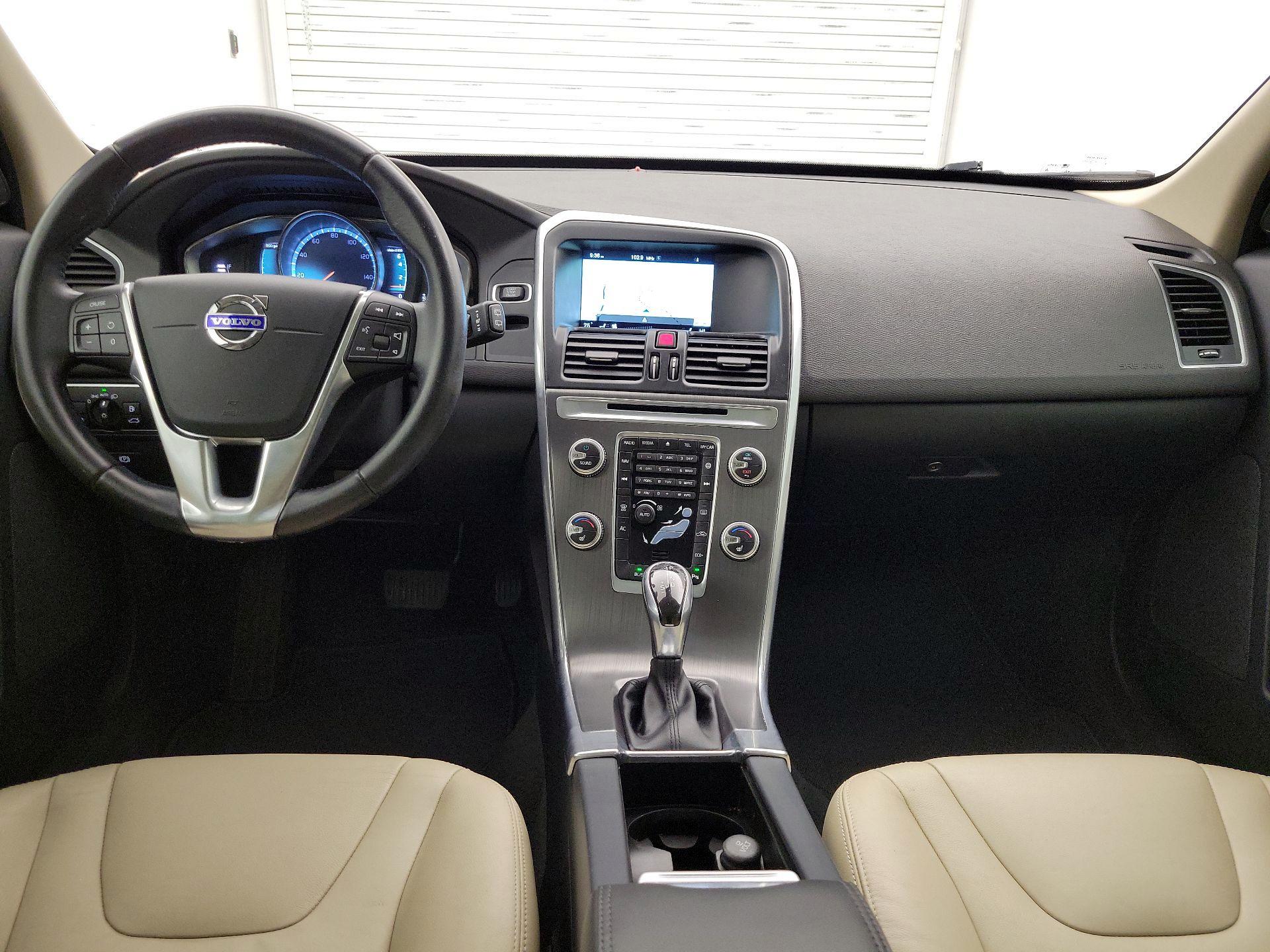 Thumbnail: 2016 Volvo XC60 - 9