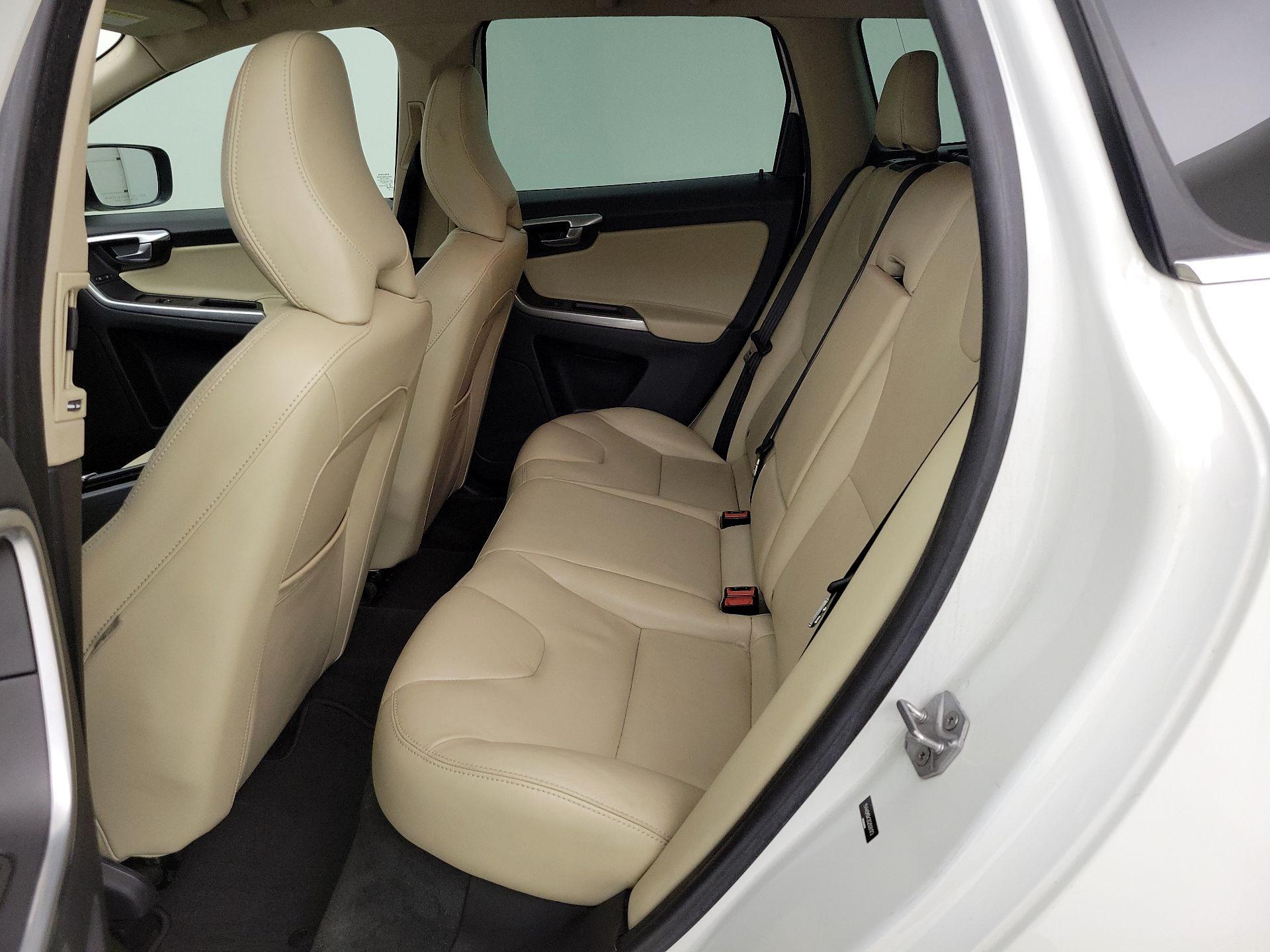 Thumbnail: 2016 Volvo XC60 - 20