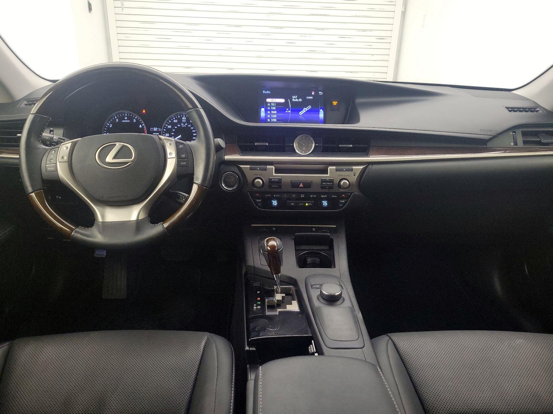 Thumbnail: 2015 Lexus ES - 9