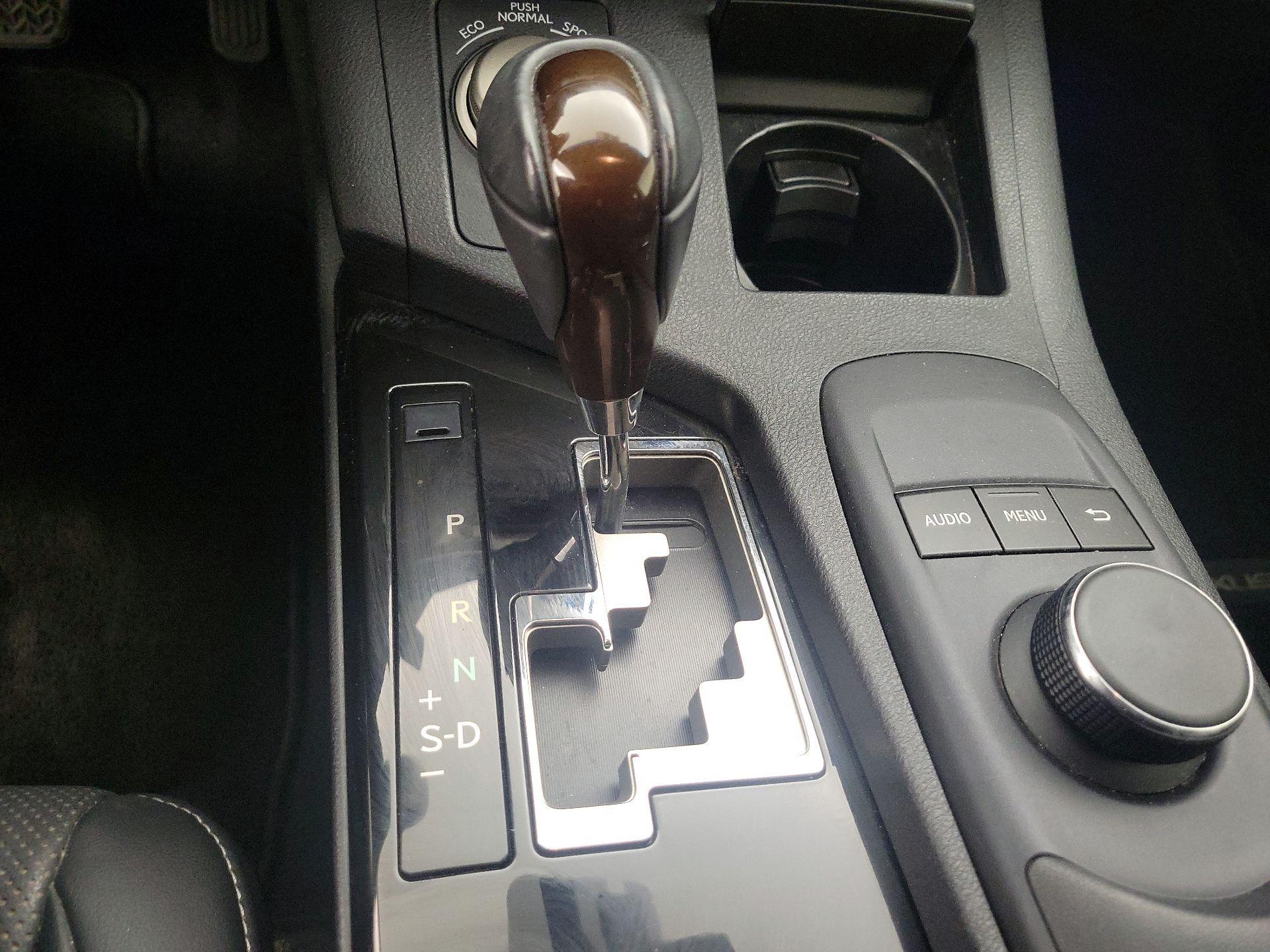 Thumbnail: 2015 Lexus ES - 17