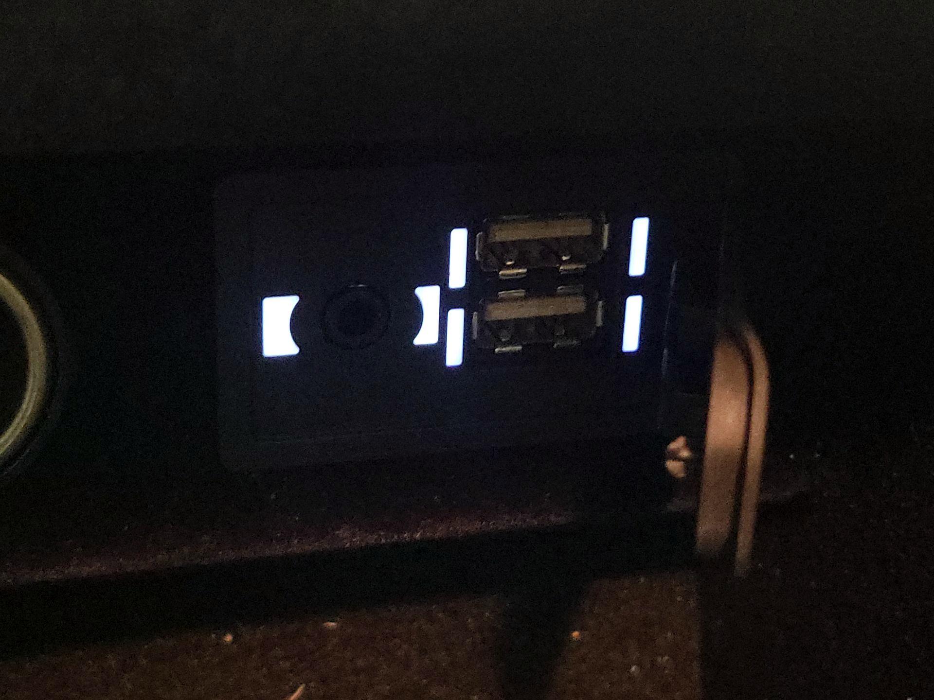 Thumbnail: 2015 Lexus ES - 18