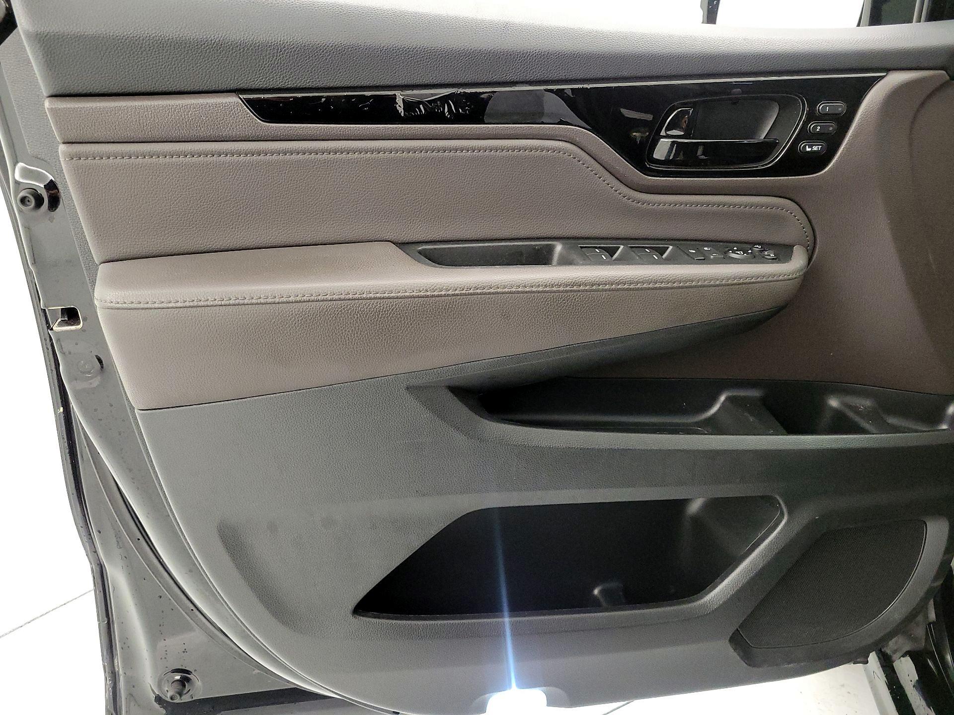 Thumbnail: 2018 Honda Odyssey - 12