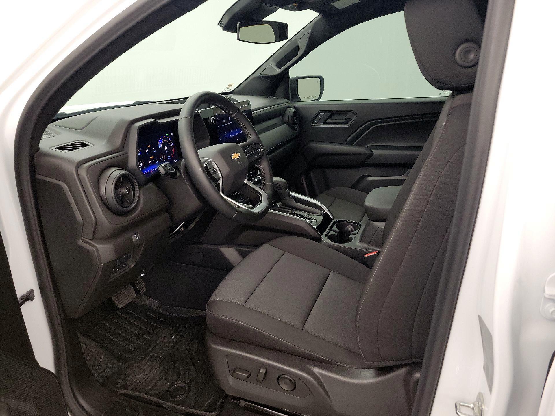 Thumbnail: 2025 Chevrolet Colorado - 11