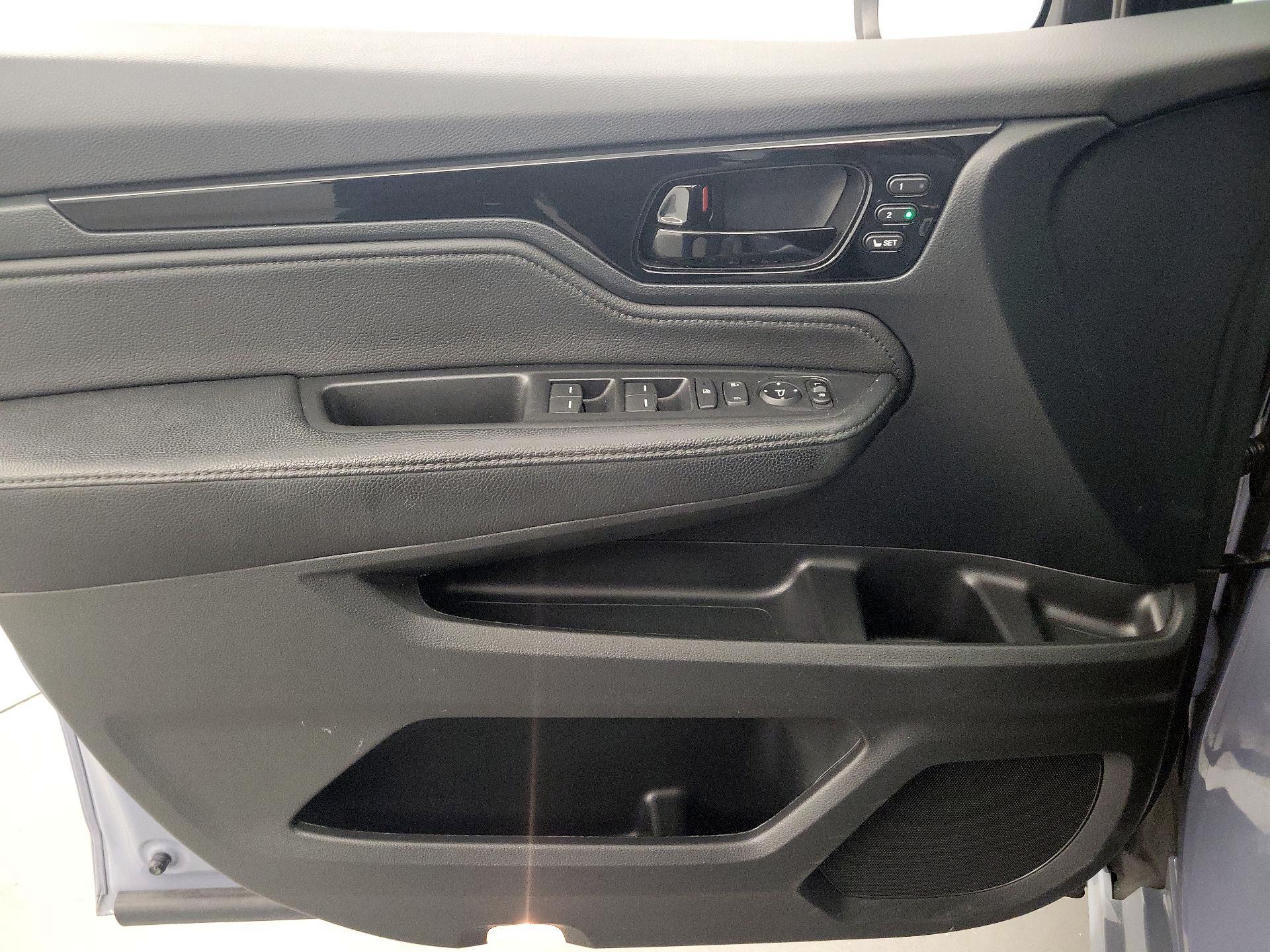 Thumbnail: 2023 Honda Odyssey - 12