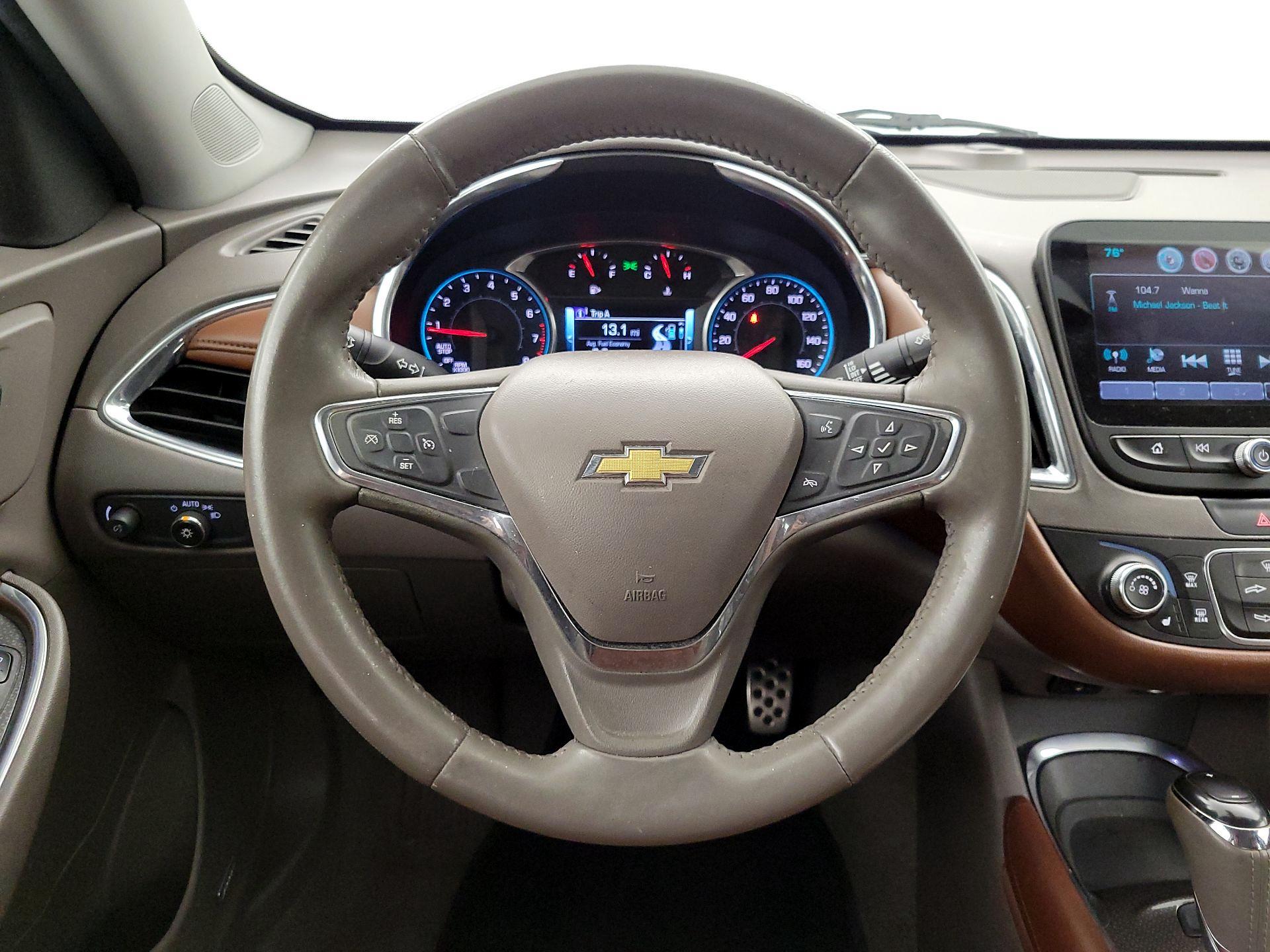 Thumbnail: 2016 Chevrolet Malibu - 10