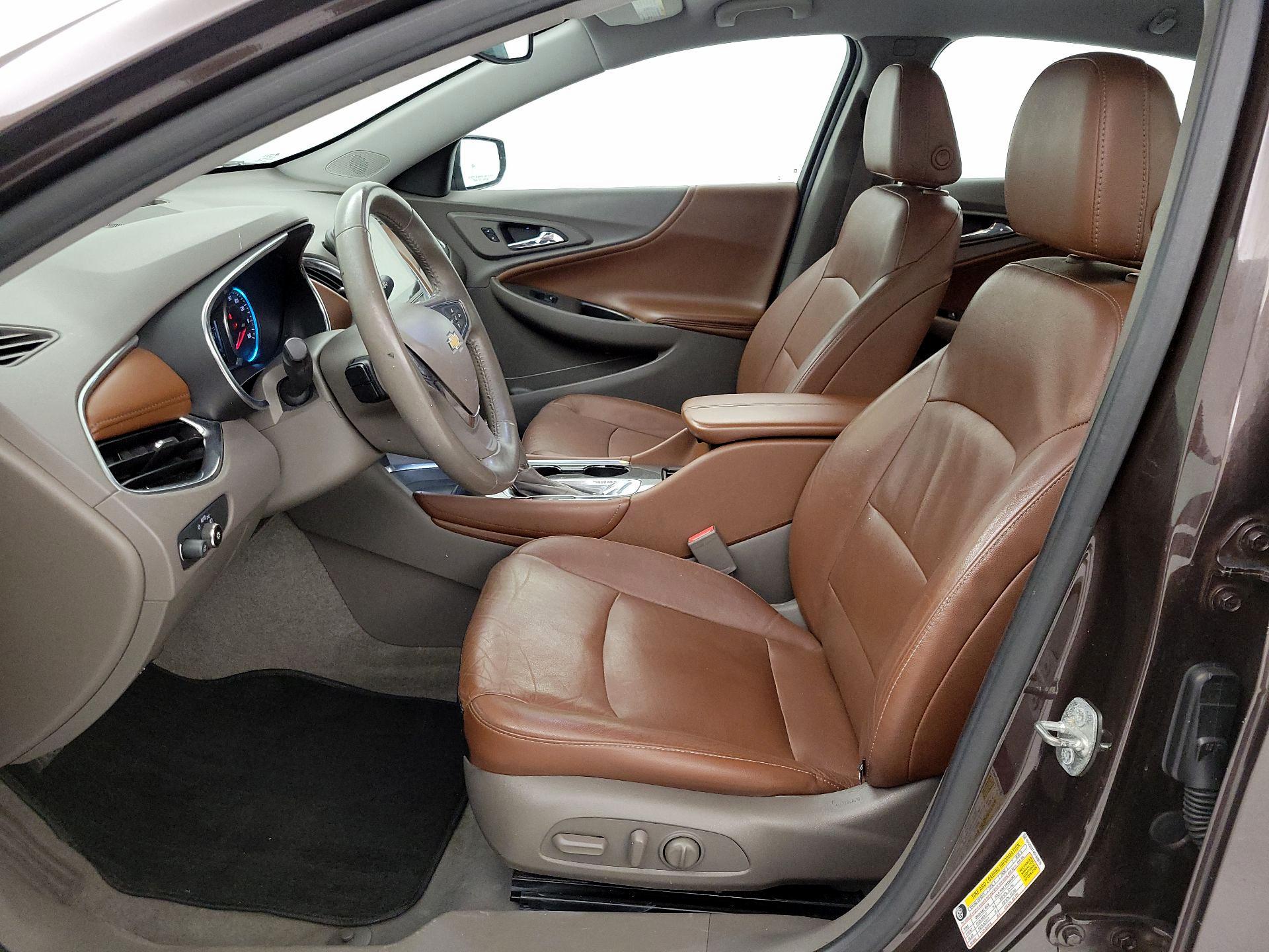 Thumbnail: 2016 Chevrolet Malibu - 11