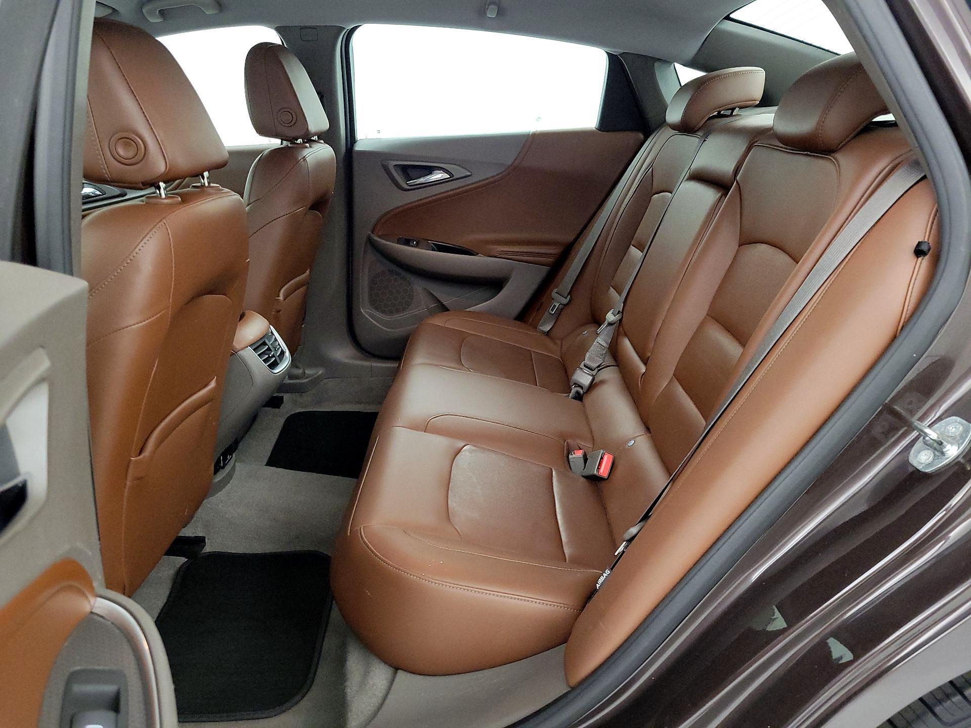 Thumbnail: 2016 Chevrolet Malibu - 18