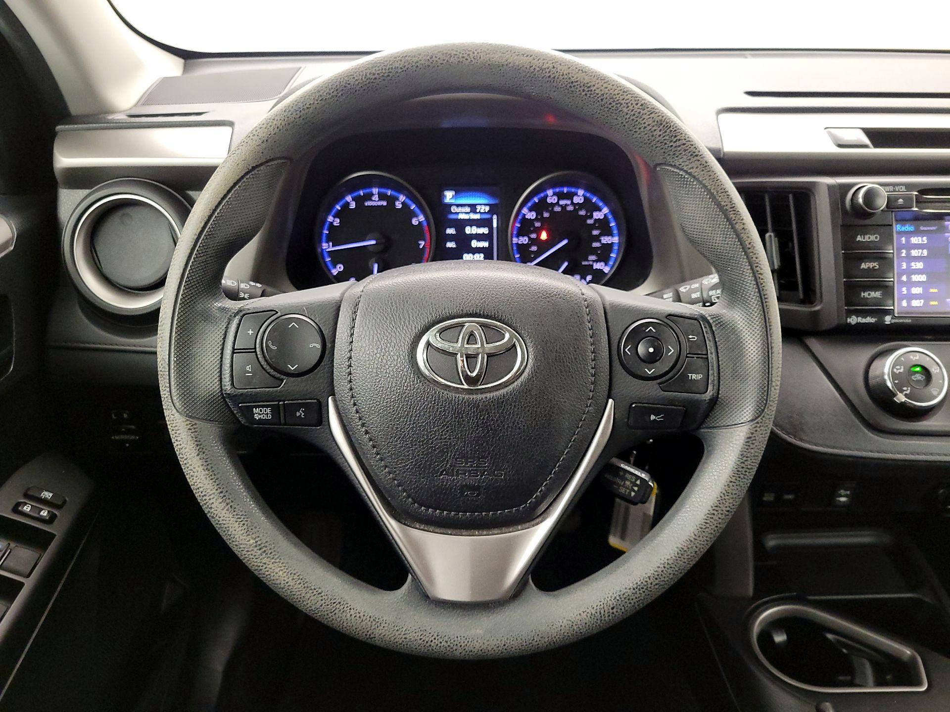 Thumbnail: 2018 Toyota RAV4 - 10