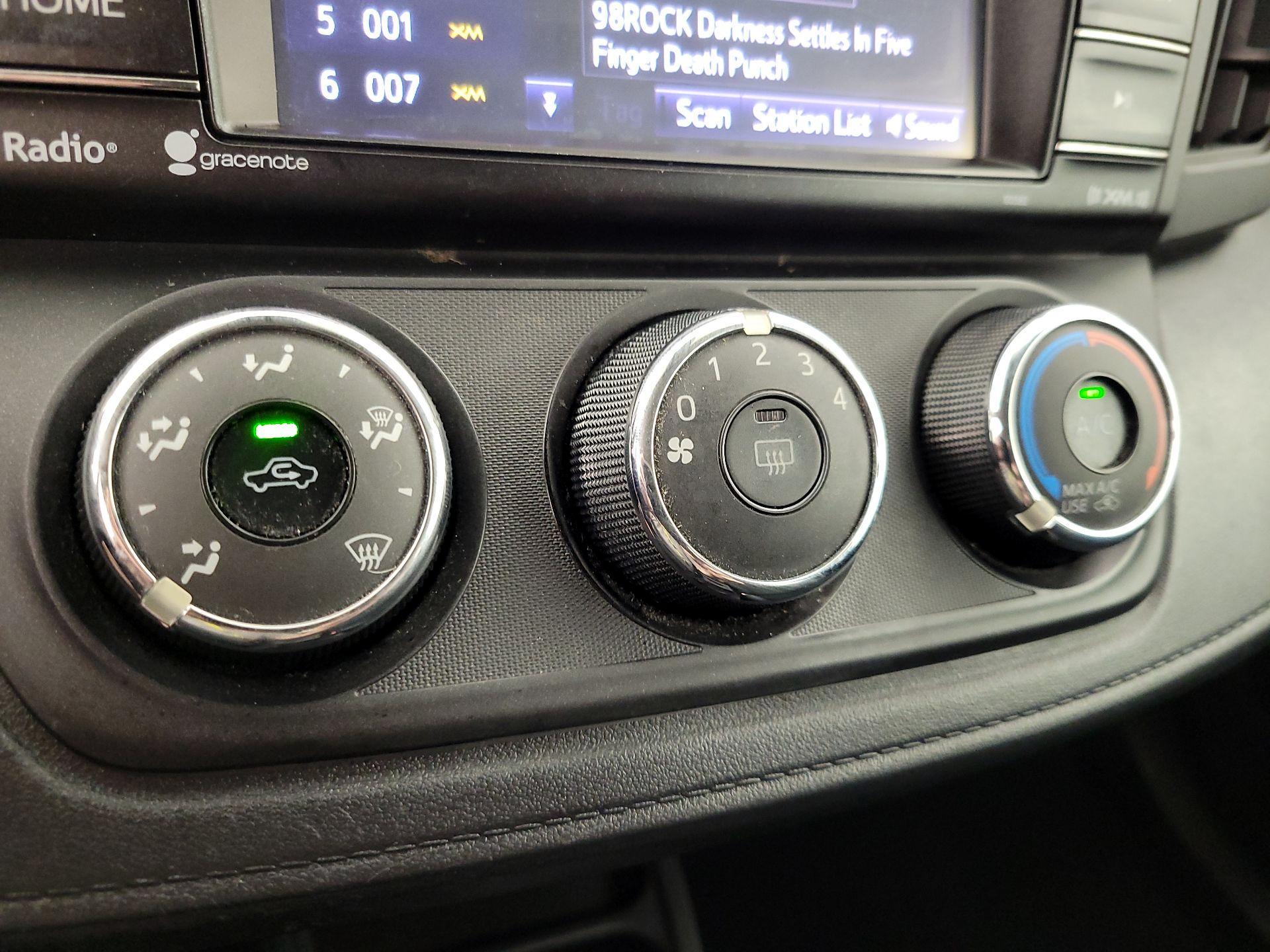 Thumbnail: 2018 Toyota RAV4 - 16