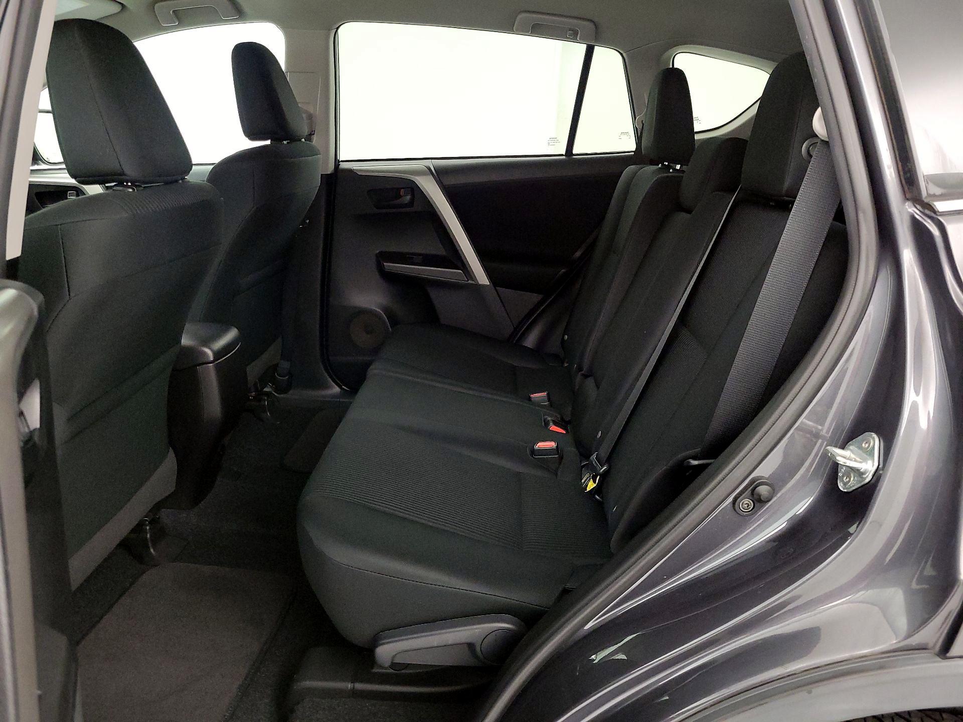 Thumbnail: 2018 Toyota RAV4 - 19