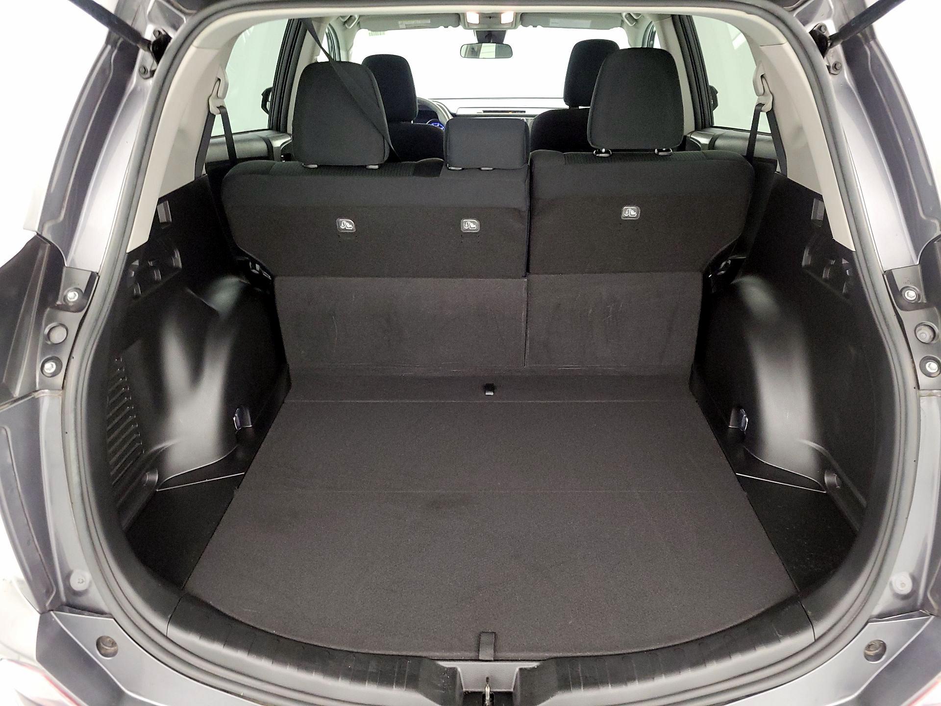 Thumbnail: 2018 Toyota RAV4 - 20