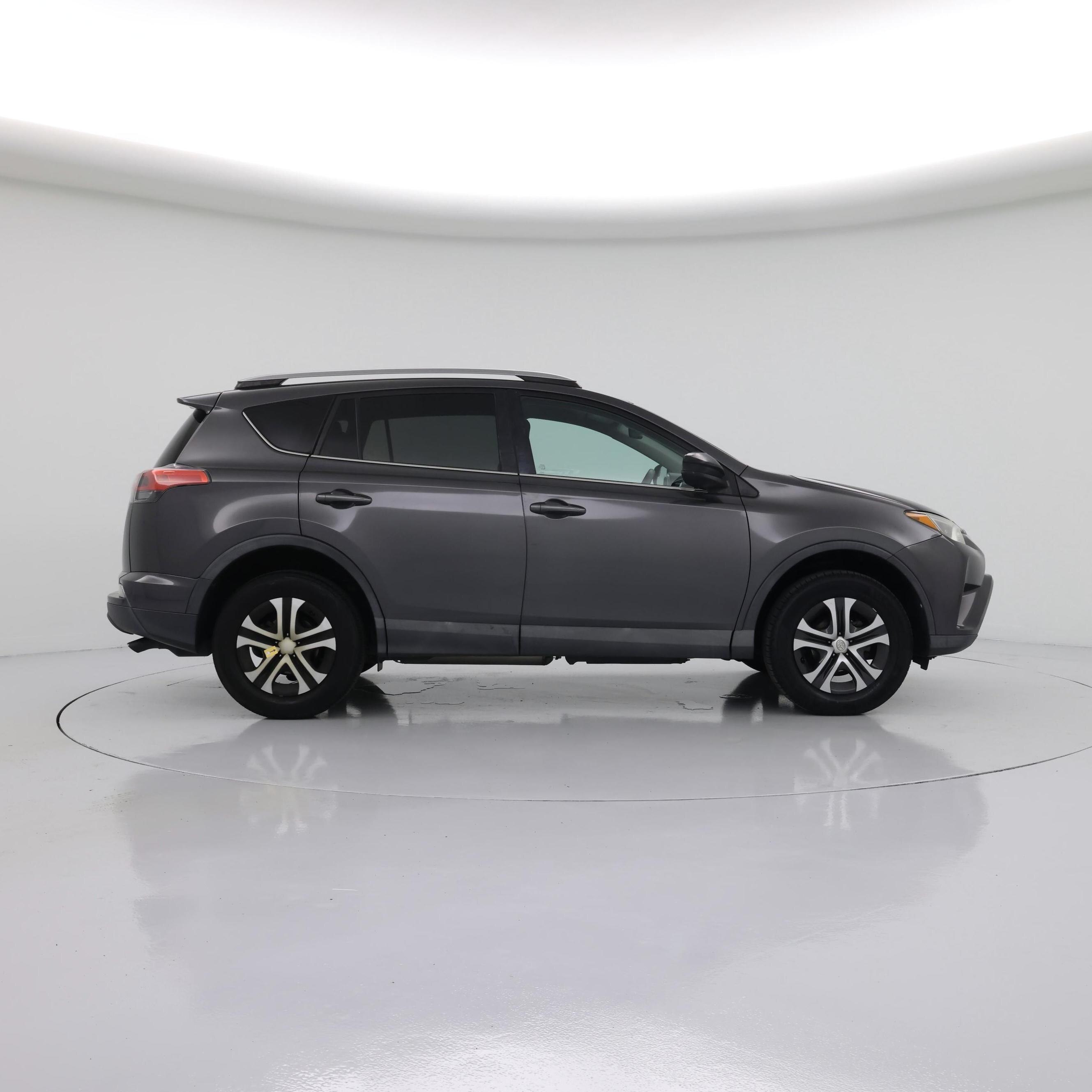 Thumbnail: 2018 Toyota RAV4 - 7