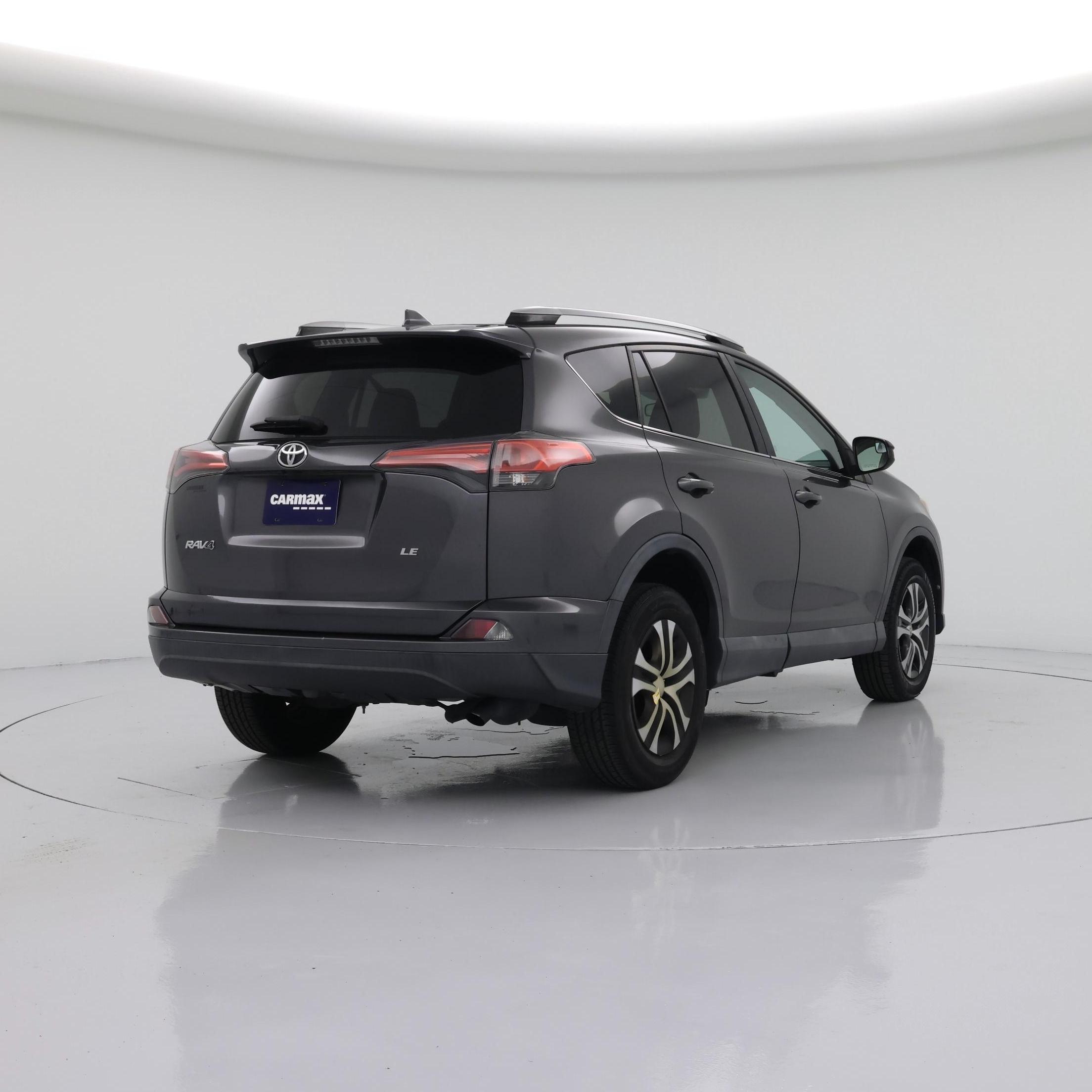 Thumbnail: 2018 Toyota RAV4 - 8