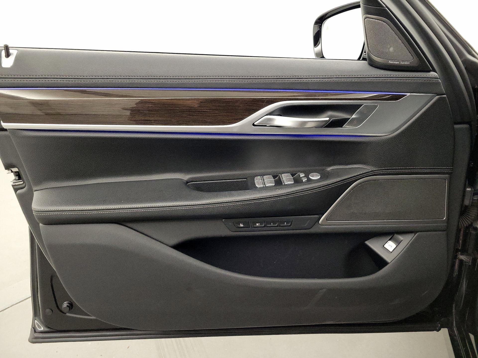 Thumbnail: 2020 BMW 7 Series - 12