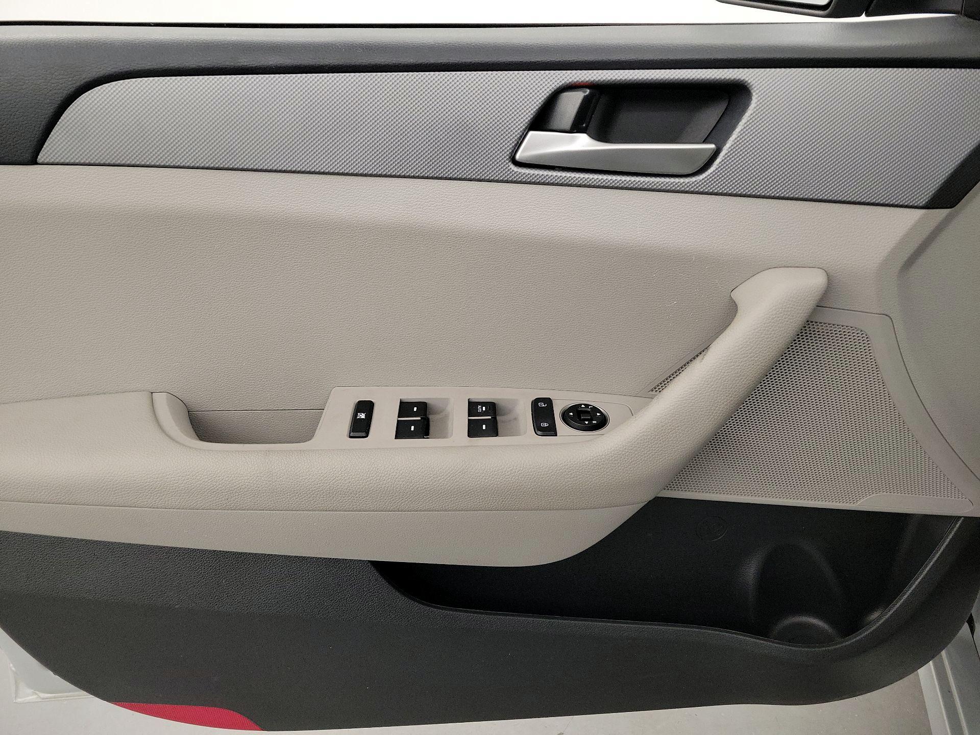 Thumbnail: 2019 Hyundai Sonata - 12