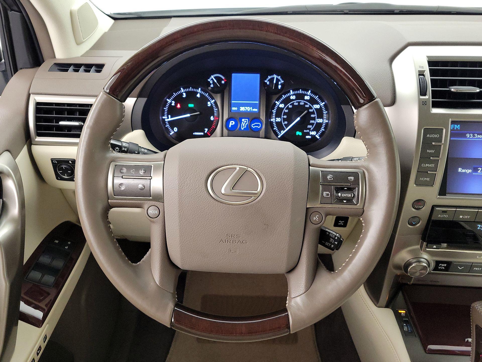 Thumbnail: 2019 Lexus GX - 10